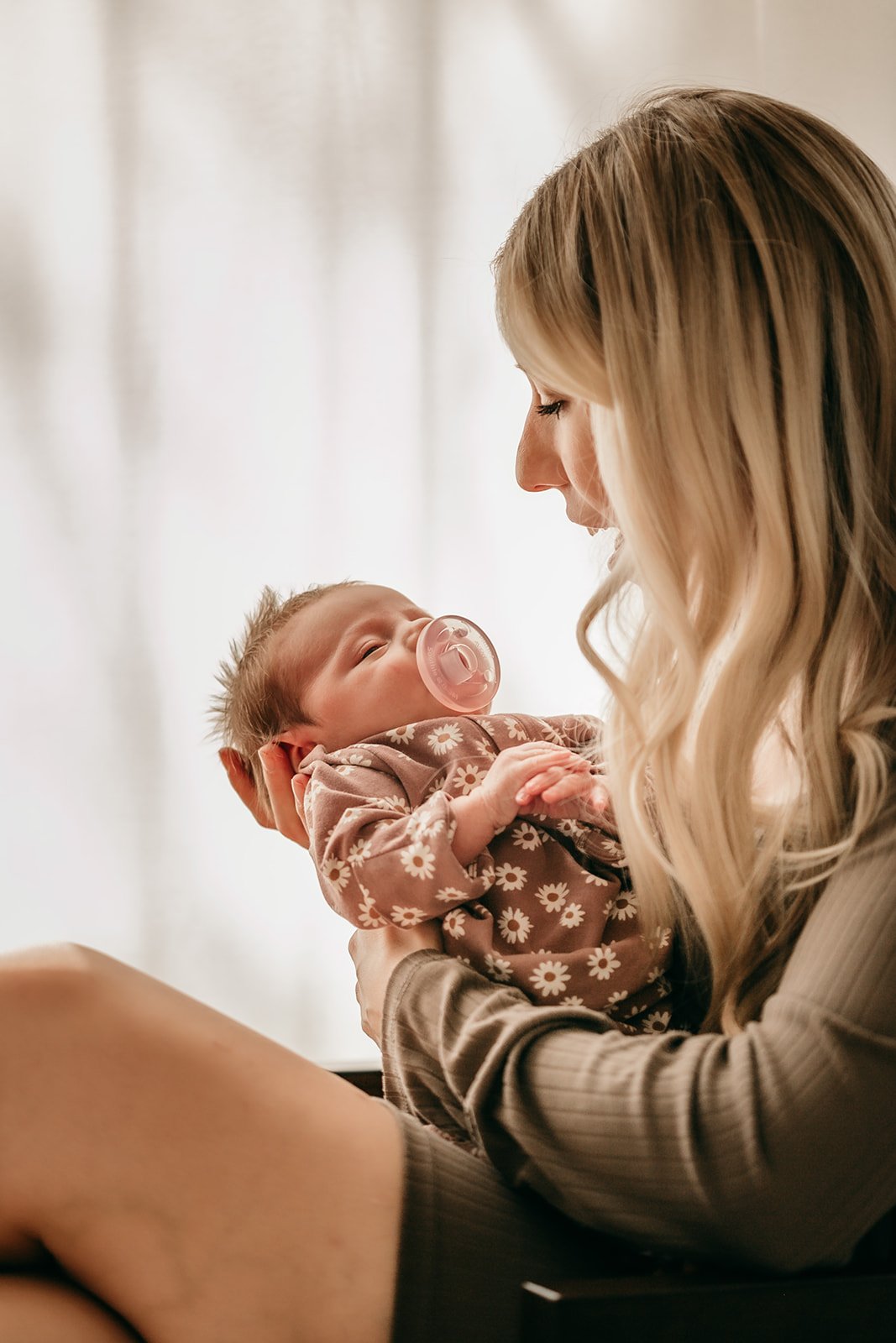 peaceful-newborn-in-mothers-hands.jpg