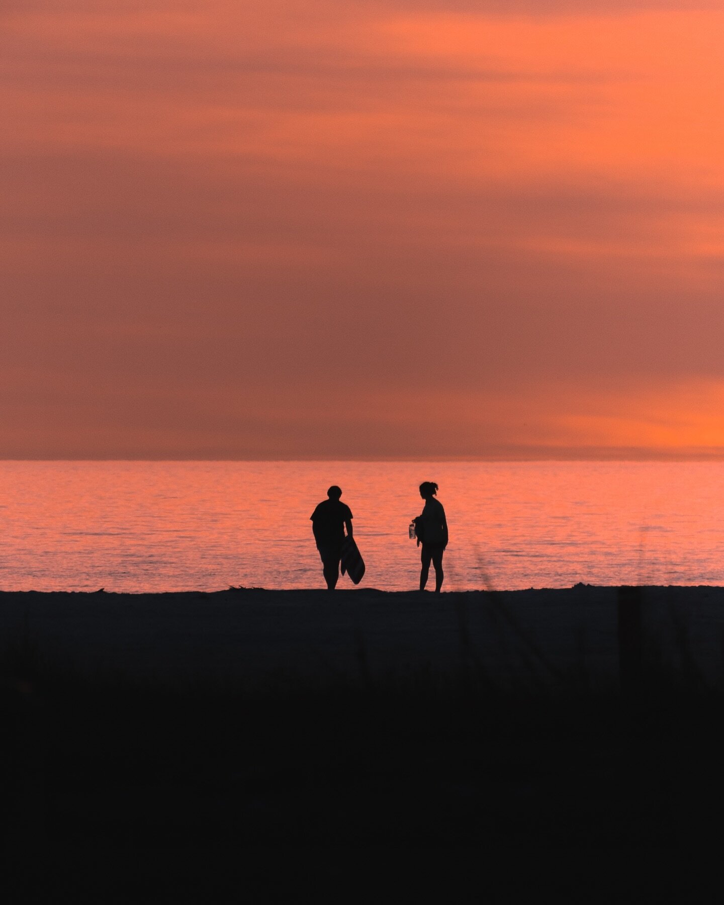 Been a while since I&rsquo;ve done any silhouettes&hellip; 🌅
.
.
.
#SunShinesHere #StPete #LiveAmplified #DTSP #ILoveTheBurg #igersstpete #LoveFL #StaySalty #StaySaltyFlorida #Florida #VisitFlorida #FloridaLife #PureFlorida #GulfCoast #Florida_Great