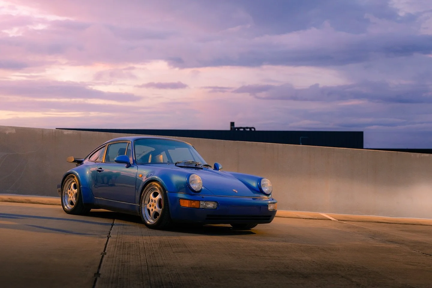This Porsche was too cool to not post 🏎️💨 if you know the owner, please tag them :)
.
#car #photographer #photography #automotive