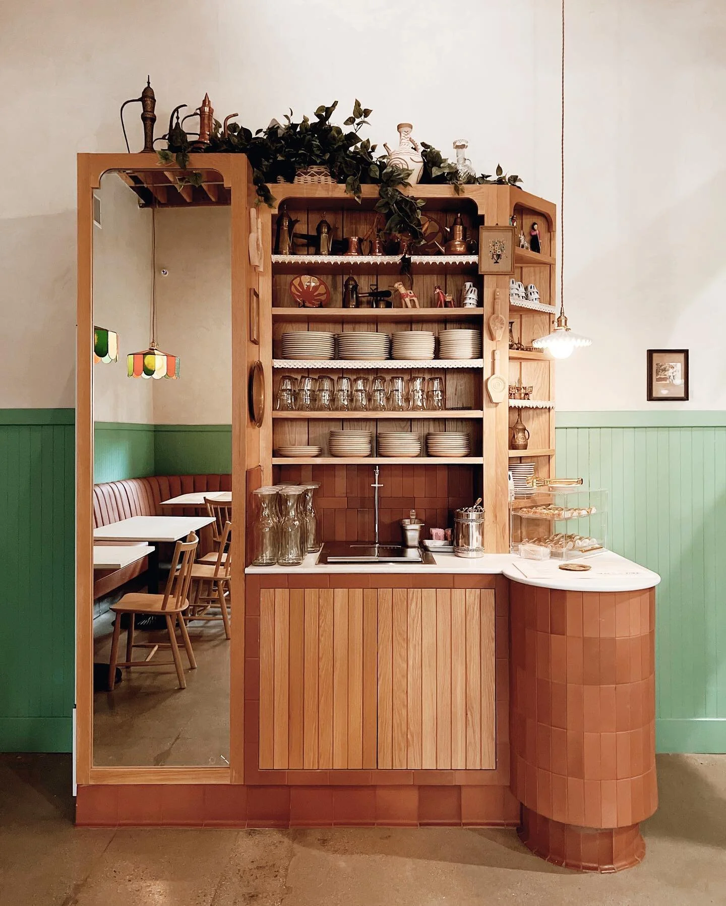 @skafsonyork dining room is finally open y&rsquo;all! a labor of love and such a pleasure to partner with such an amazing team. We started this in January 2020 and then covid and life had other plans. But we did it! @danskaf @gdalechris @company8 🍾 