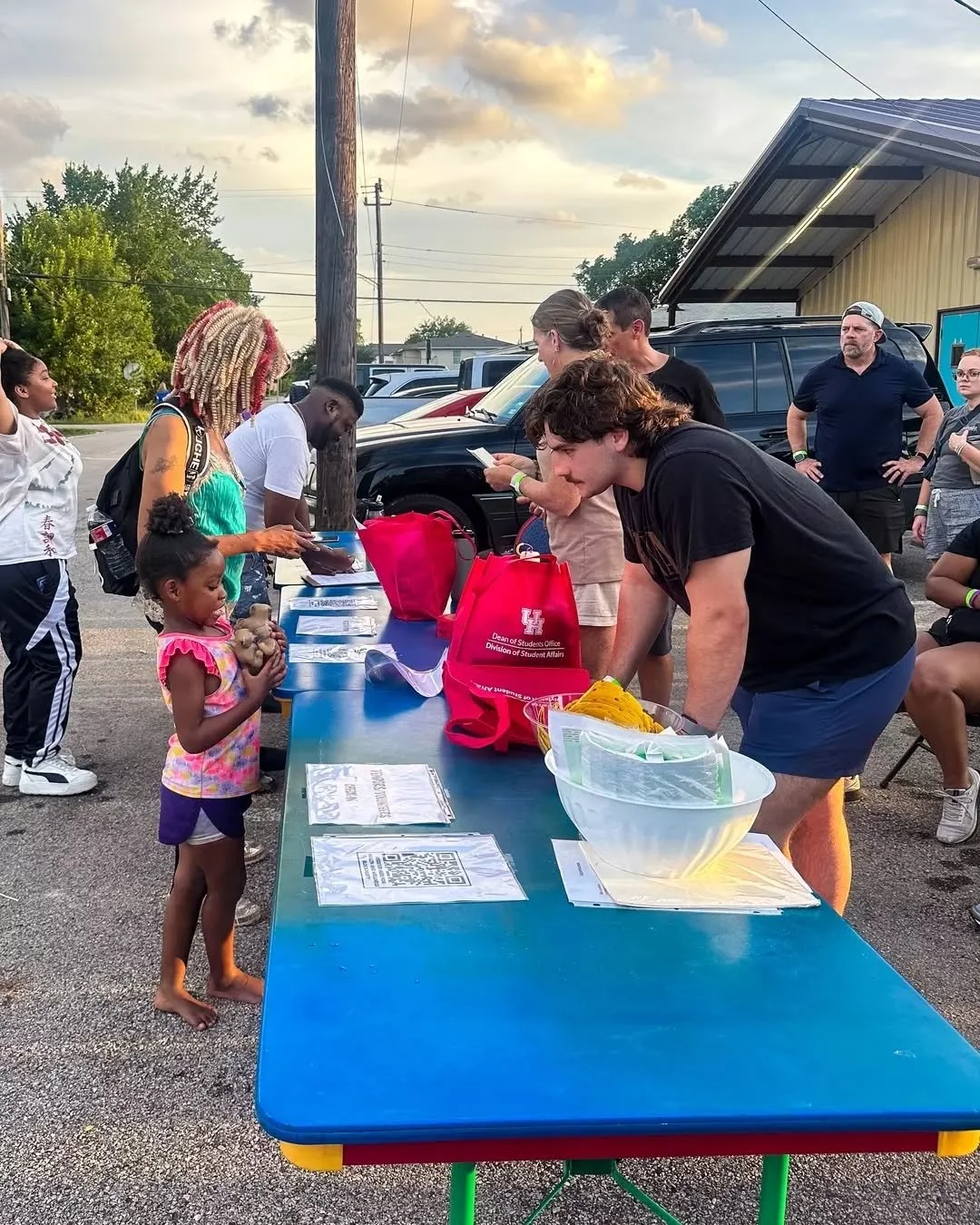 This MLK Day (Jan 19), we&rsquo;re serving alongside one of our church partners, Restoration Community Church. Volunteers arrive at 10:00 AM, and we&rsquo;ll wrap up around 3:00 PM. Join us as we serve our neighbors together. Link in bio to sign up.