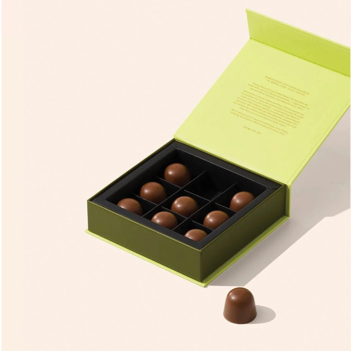 Bennetts-Crispy-Salted-Caramel-Praline-Milk-Chocolate.jpg
