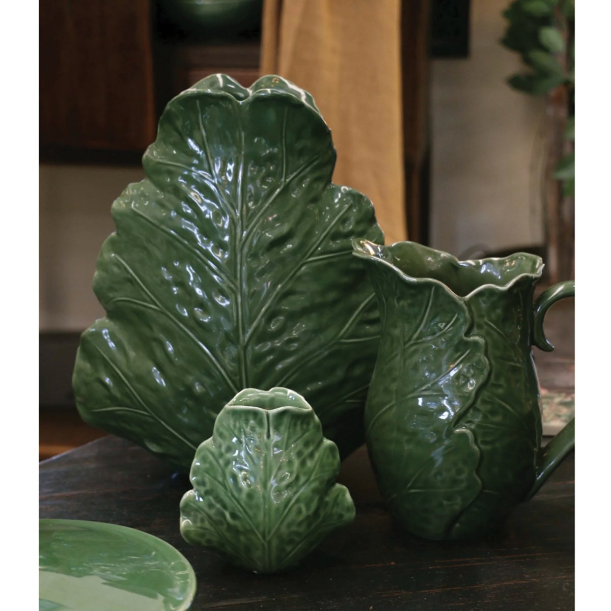 Green-sculptured-leaf-vase-cc-interiors-.jpg