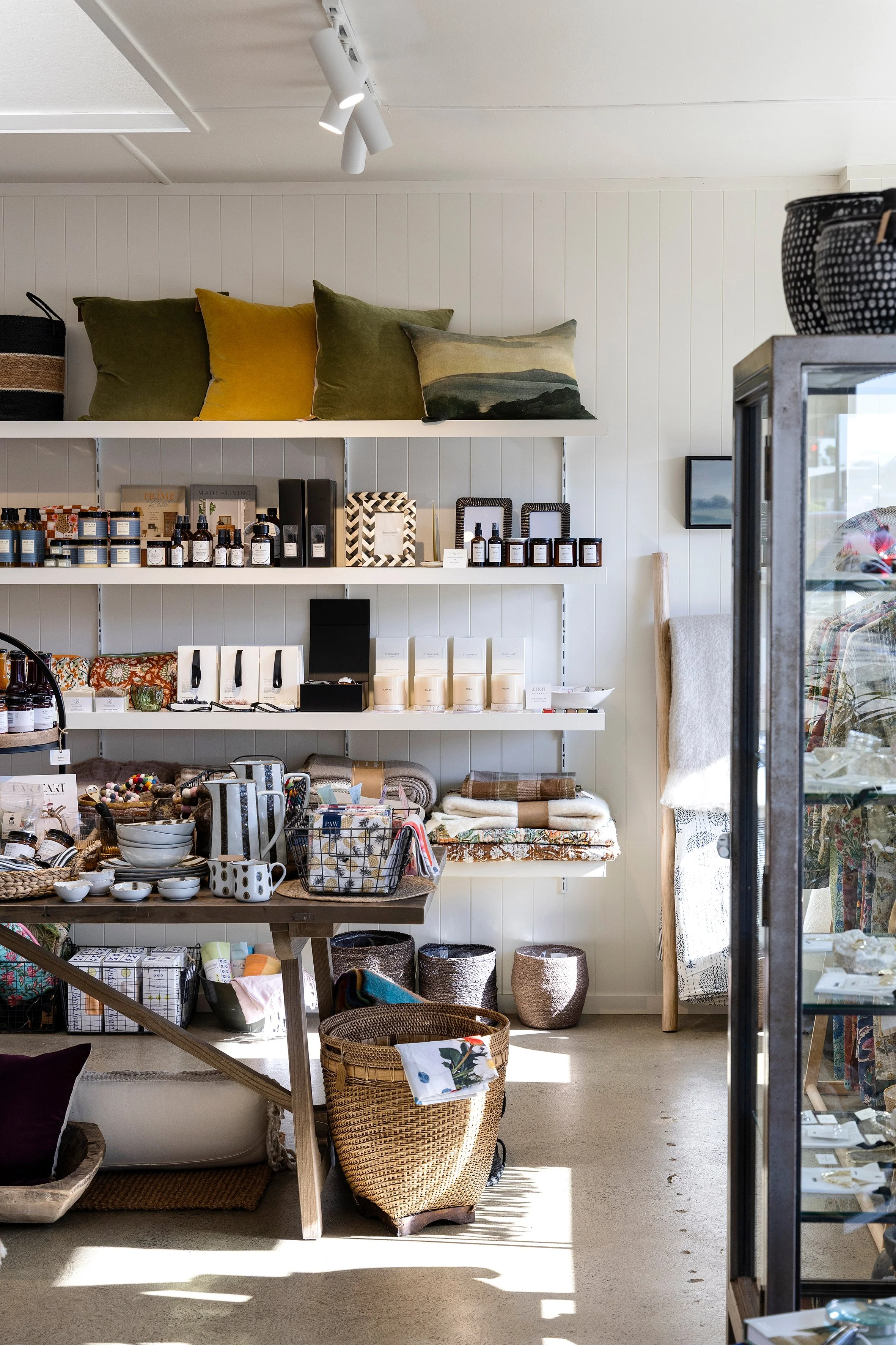 White-shelves-web.jpg