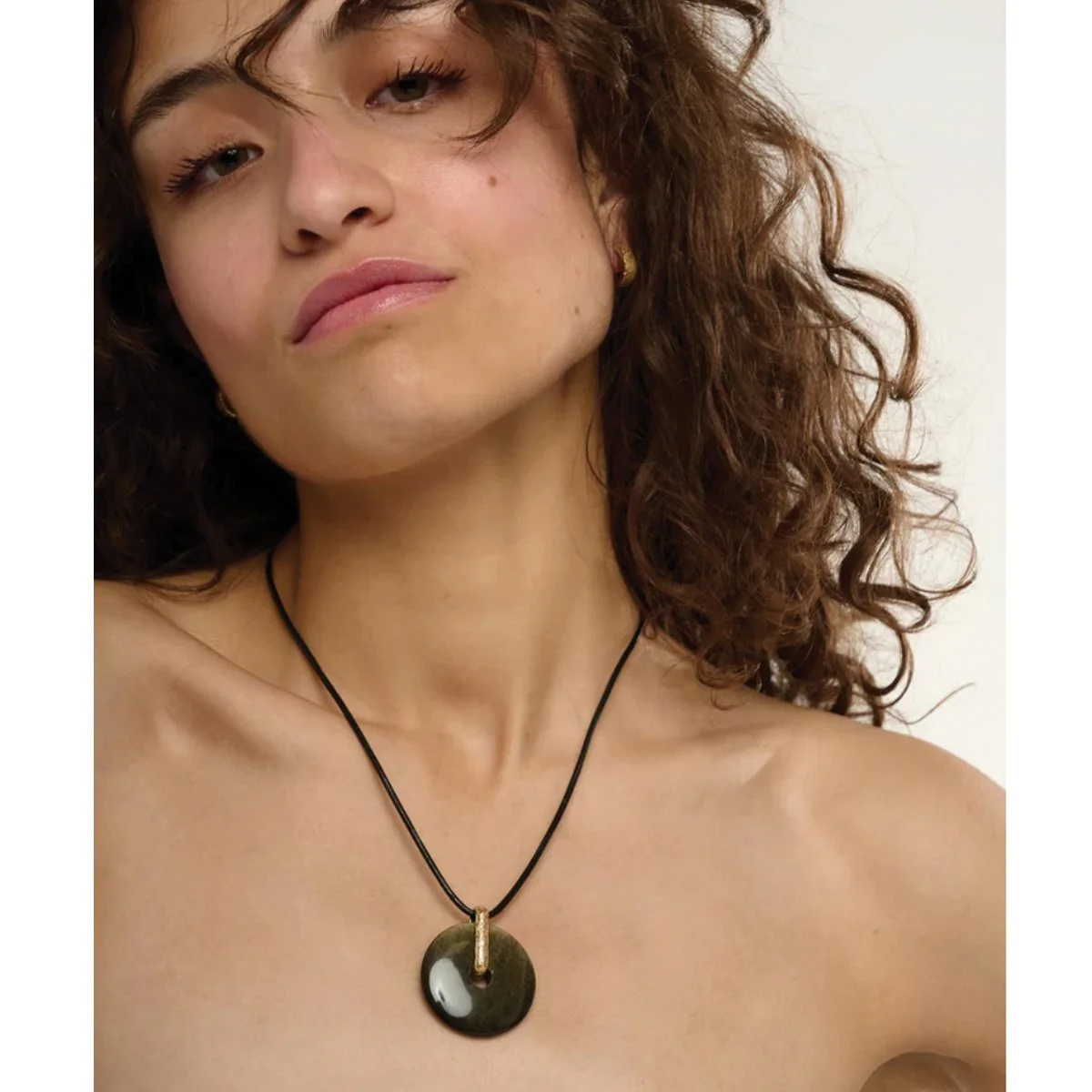 Tutti-Energy-Necklace-model.jpg