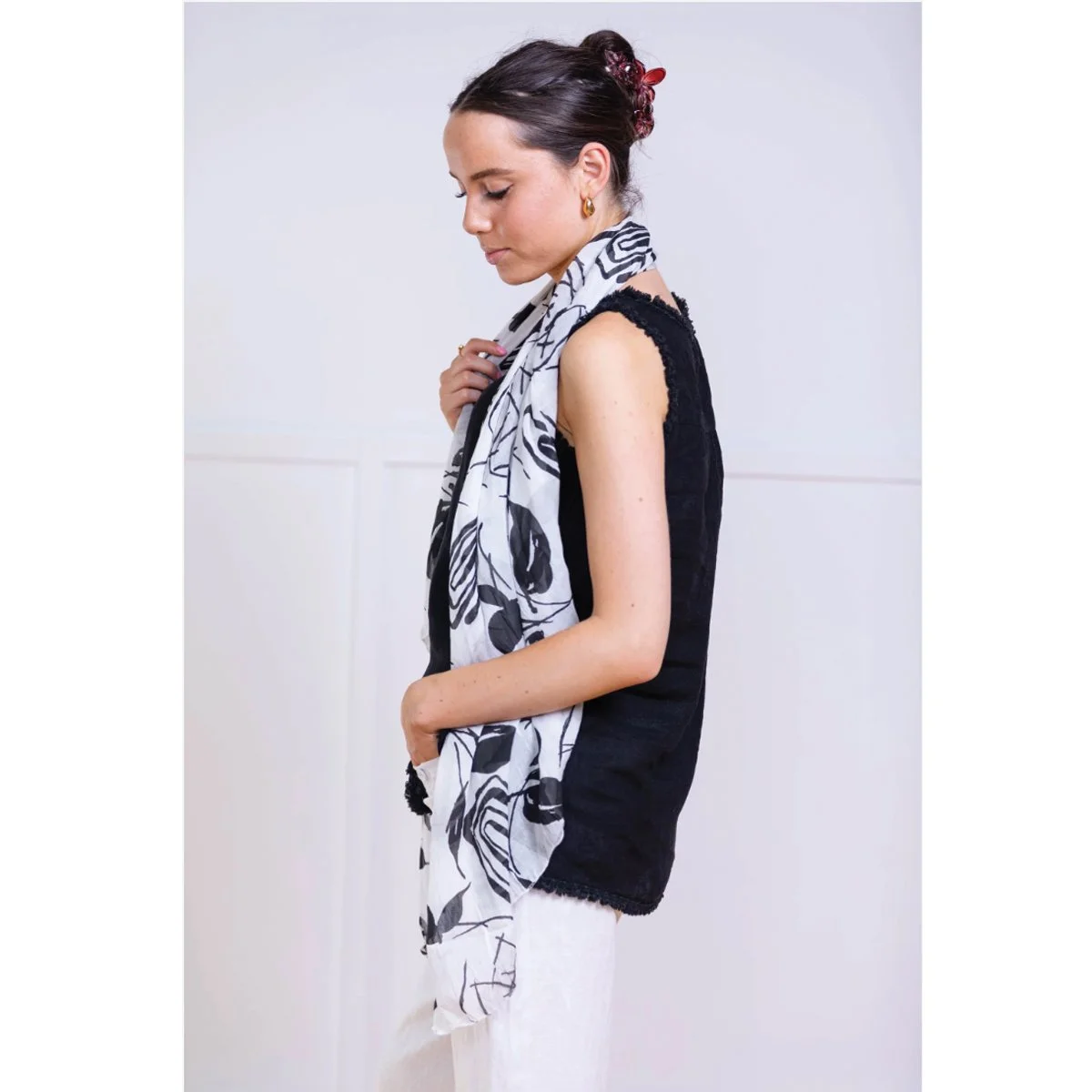 Elizabeth-Scott-Emilie-Linen-Top-Black.jpg