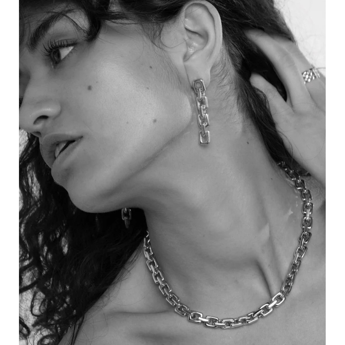 Tutti-Silver-Link-Necklace-2.jpg
