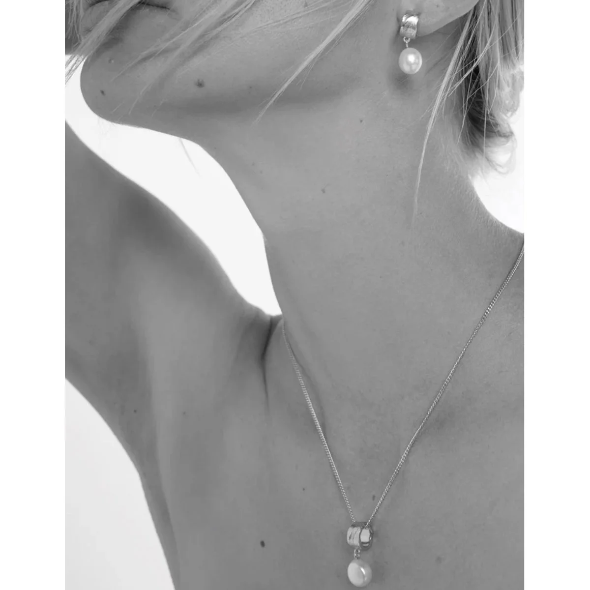 Tutti-Silver--Freshwater--Pearl-Necklace-.jpg