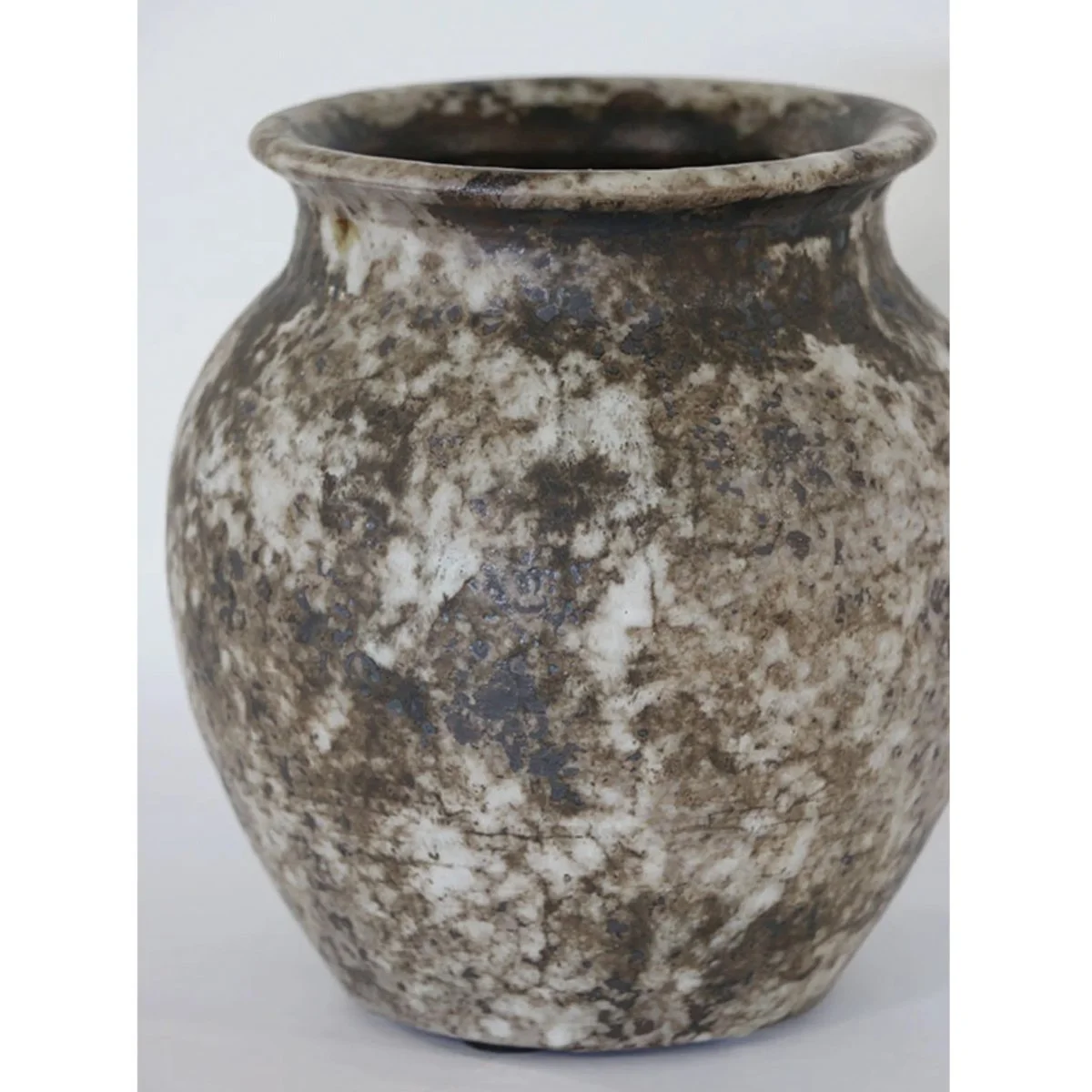 Tuscan-Mattia-Small-Urn-CC-Interiors-.jpg