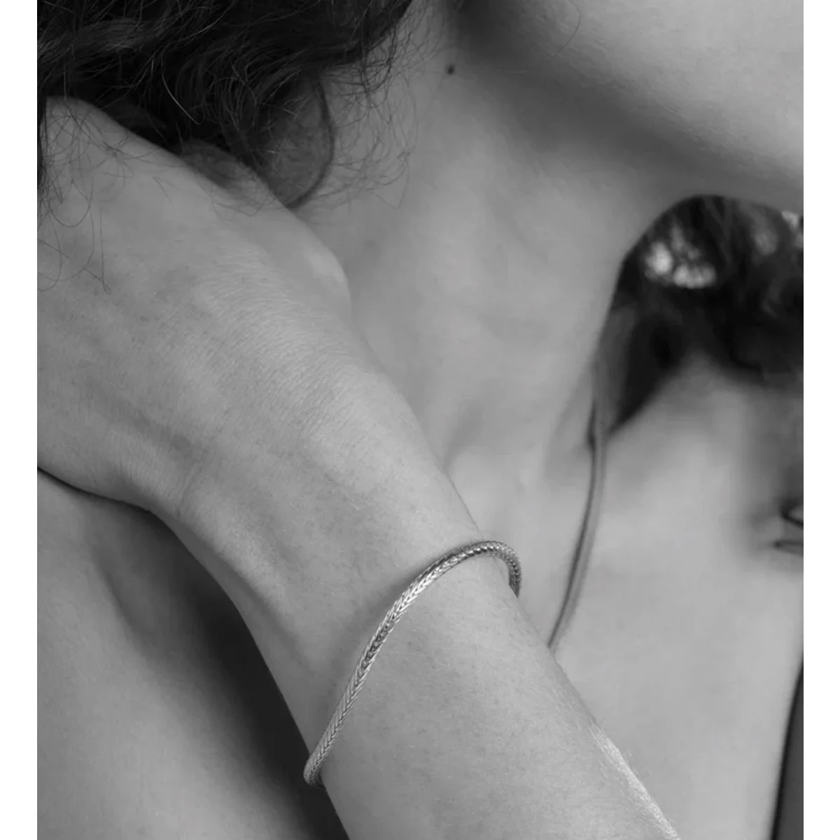 Tutti-Silver-Flow-Bracelet-model.jpg