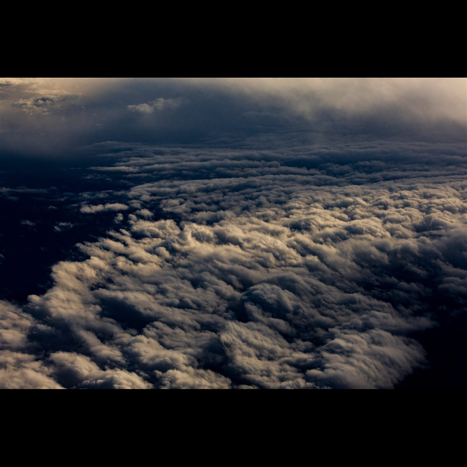 Standalone December cloud photograph from the 2027 Cloud Calendar