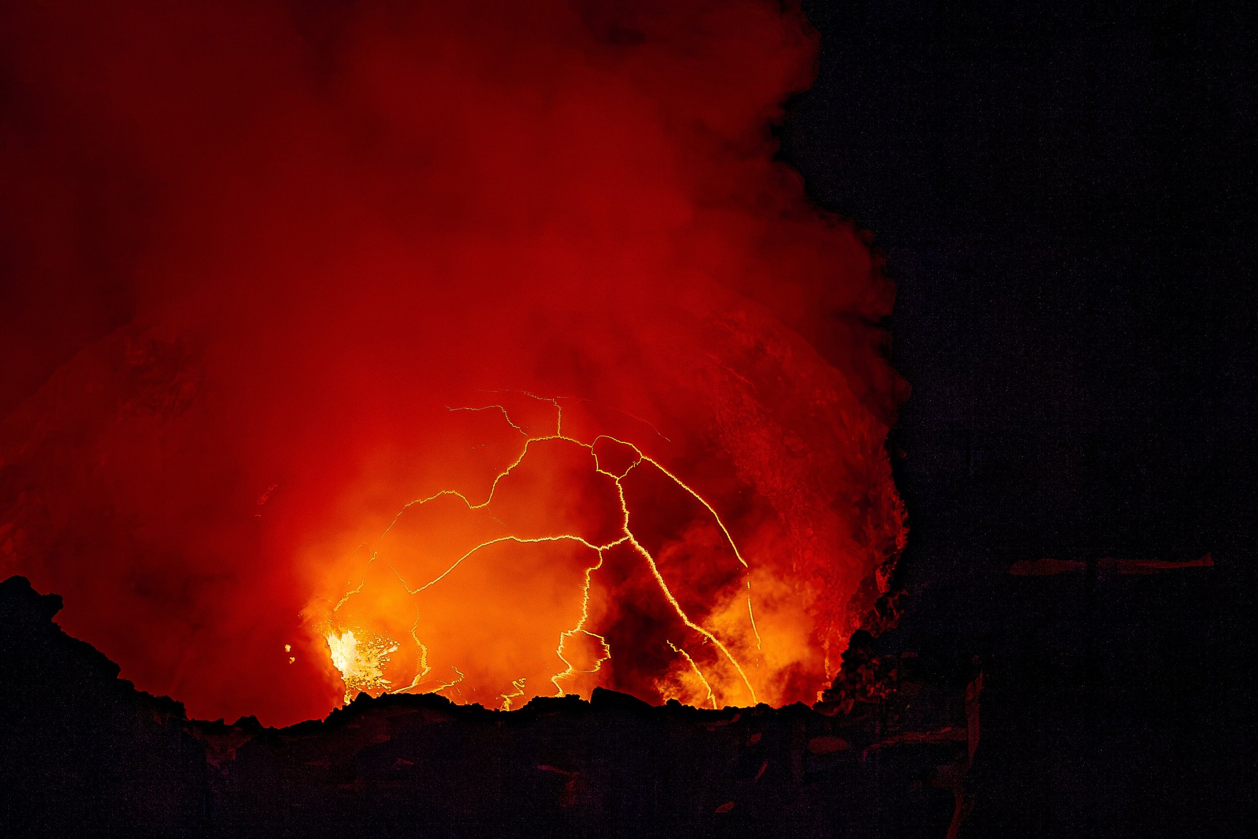 Detail crop from Fire Writes Back, emphasizing the branching line becomes clearer against the softer cloud of illuminated smoke