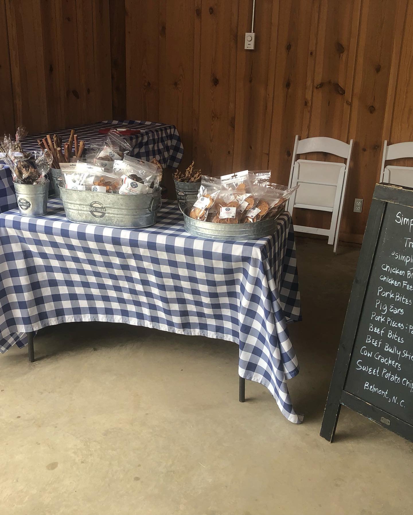 We are ready for you @thebarnatsandcastle and it&rsquo;s stunning out here. Join us until 4p . #sundaymarket #dogtreats #eventvenue #dallasnc
