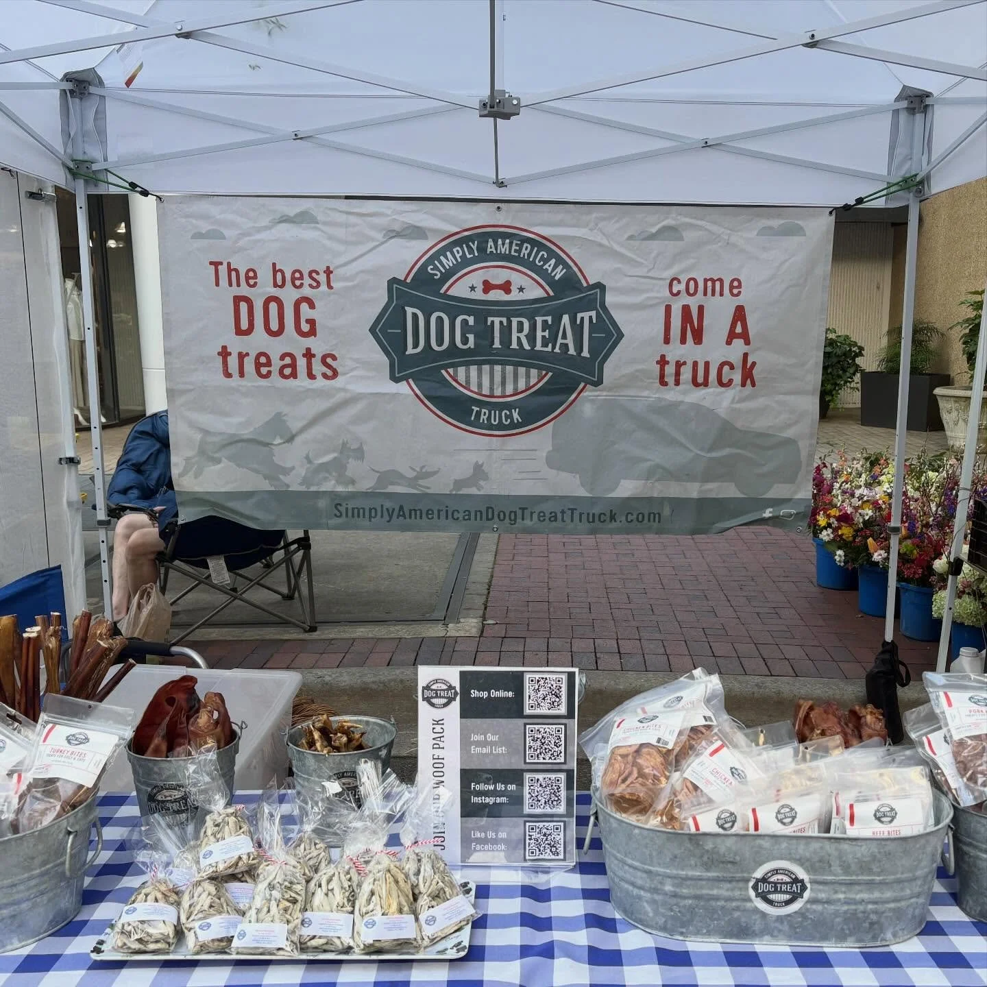 Good beautiful Market Morning!! Stock your Treat Jars and fill your Easter baskets today and tomorrow at these markets:

Saturday:
 🐾Charlotte Regional Farmers Market
 🐾Davidson Farmers Market
 🐾Soda City Market

Sunday:
 🐾Belmont, NC Farmers Mar