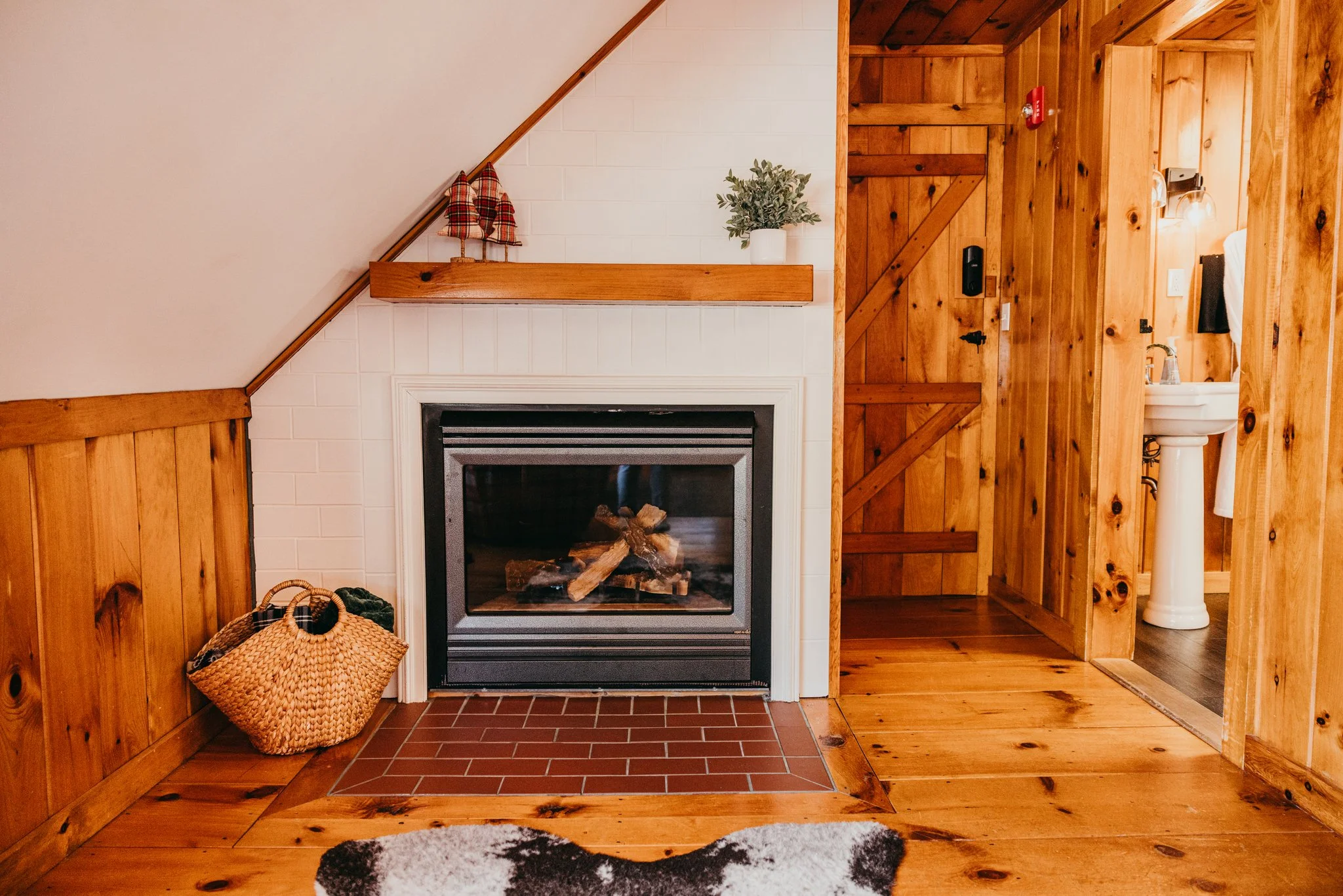 Bear mountain inn #3-137_(2048).jpg