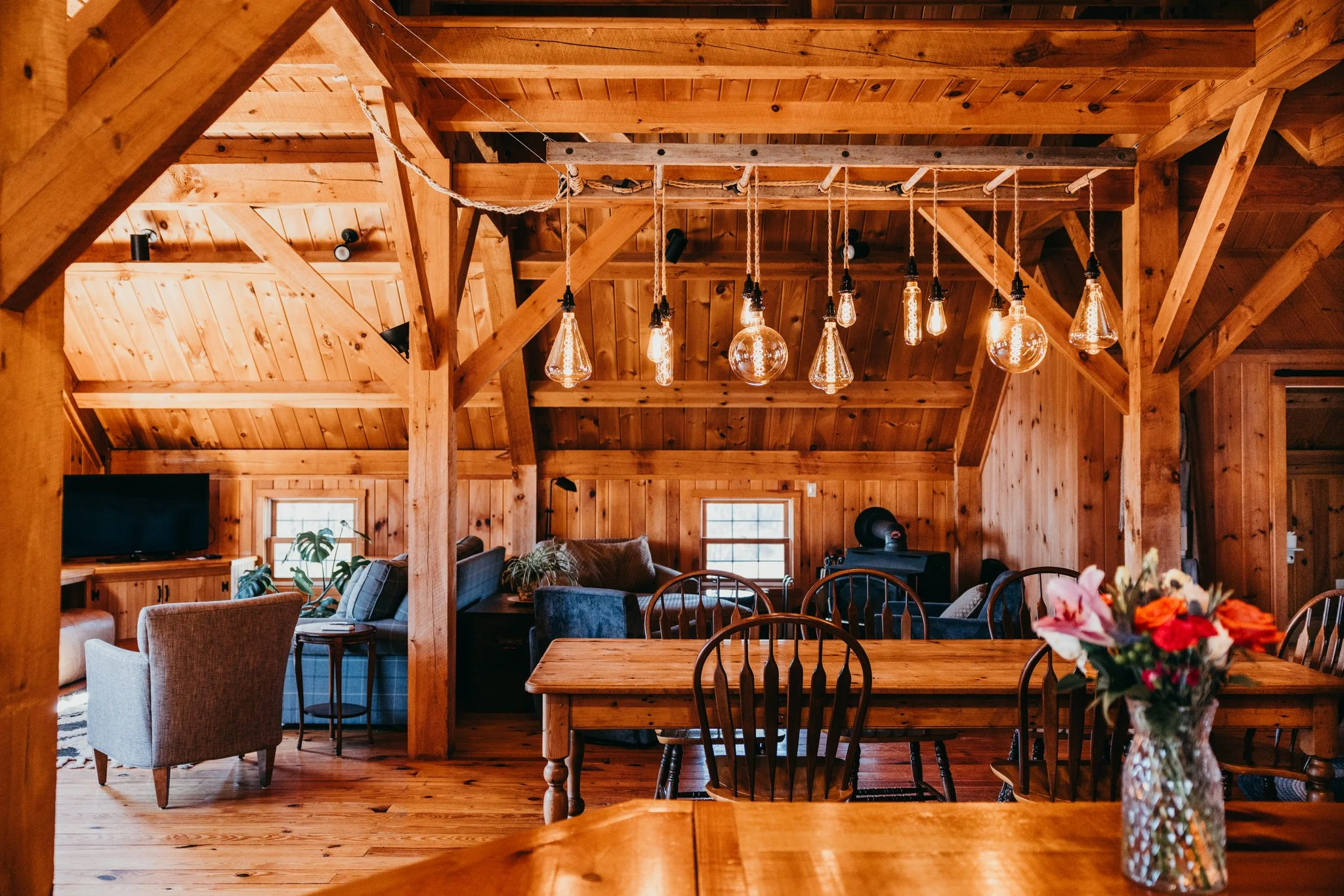 Lake House | Sleeps 8-10 Guests