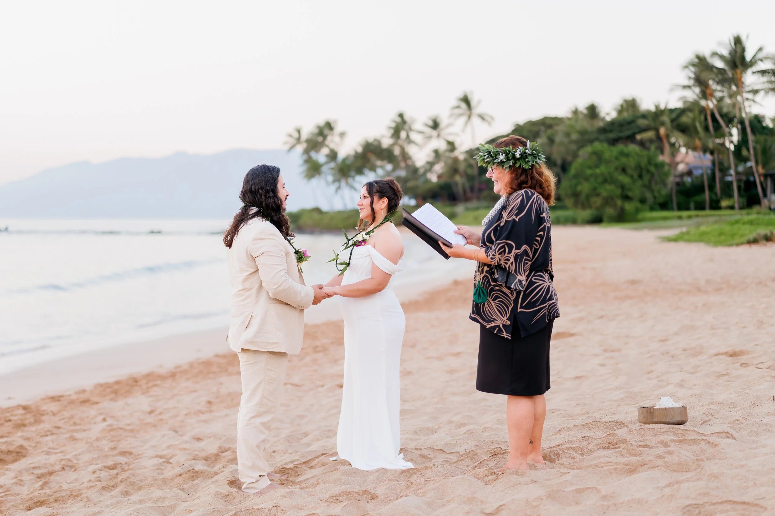 Elopement in Maui at the beach in wailea