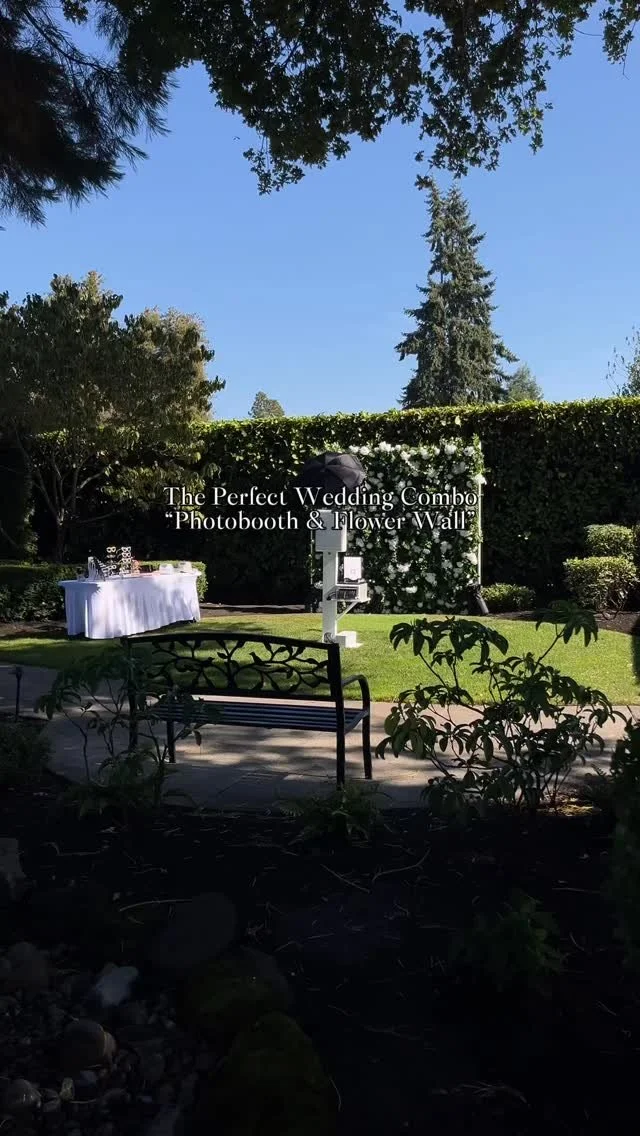 The Perfect Wedding Combo for an unforgettable night β¨πΈ Thank you to the newly weds for letting us be a part of such a special night π
Adding one of our flower wall backdrops adds the perfect touch to any event β¨πΈπΈ
Not sure which photobooth p