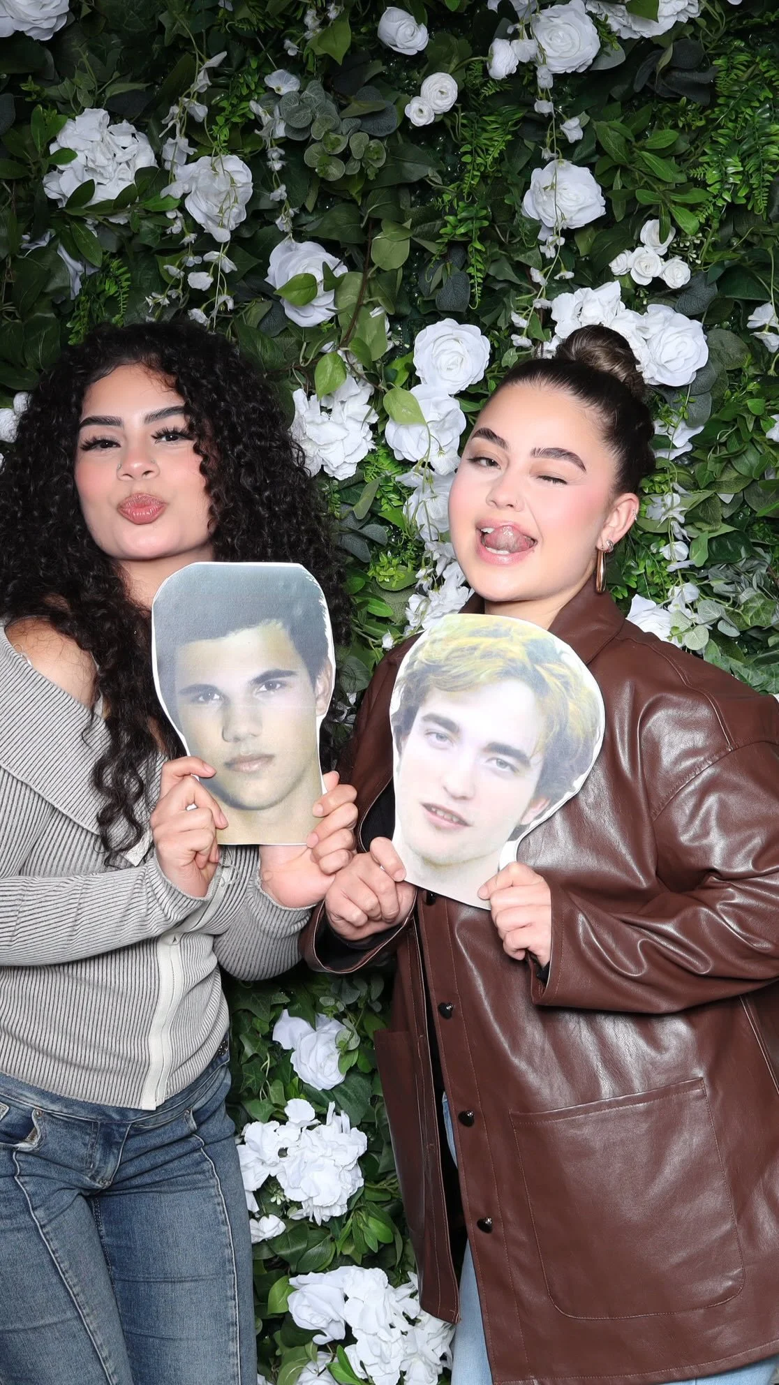 Quinceañera Expo was a success β¨π We had the honor to meet so many future quinceañeras and capture some fun moments ππ€© @seattleexpoquinceanera
Are you planning your future Quinceañera ? π€
Let’s connect and make your q