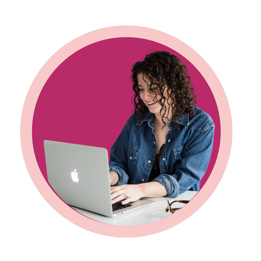 Neurodivergent postpartum doula Alix Myers discusses a personalized plan with her client virtually.