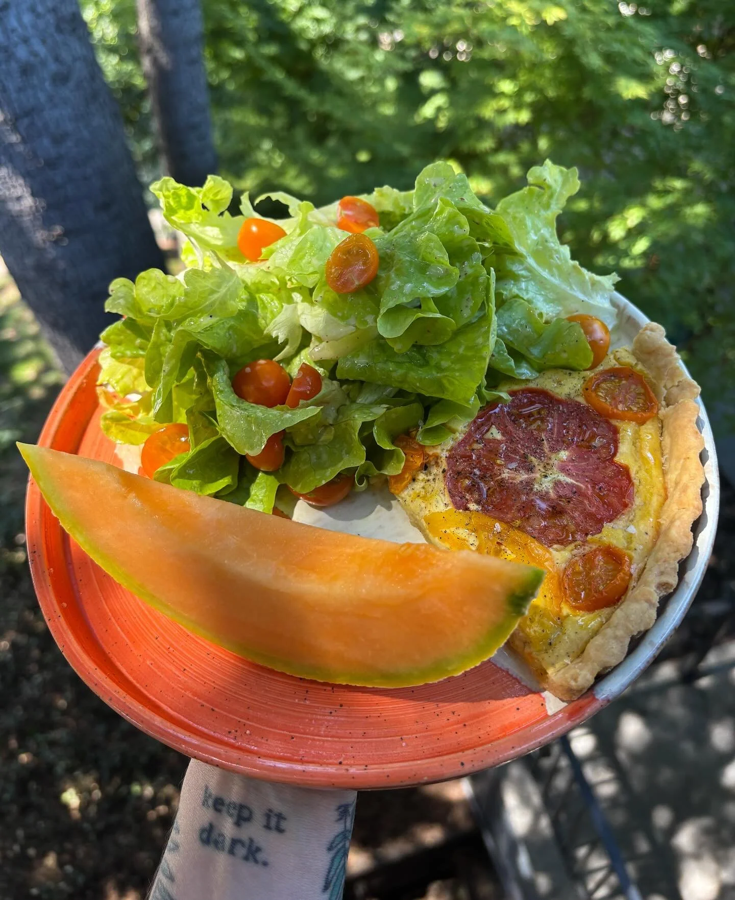 Tomato Tart with Sweet Corn Whipped Goat Cheese 🌽🐐🍅

Fresh melon, and perfect lettuce from @eloisaorganicfarm