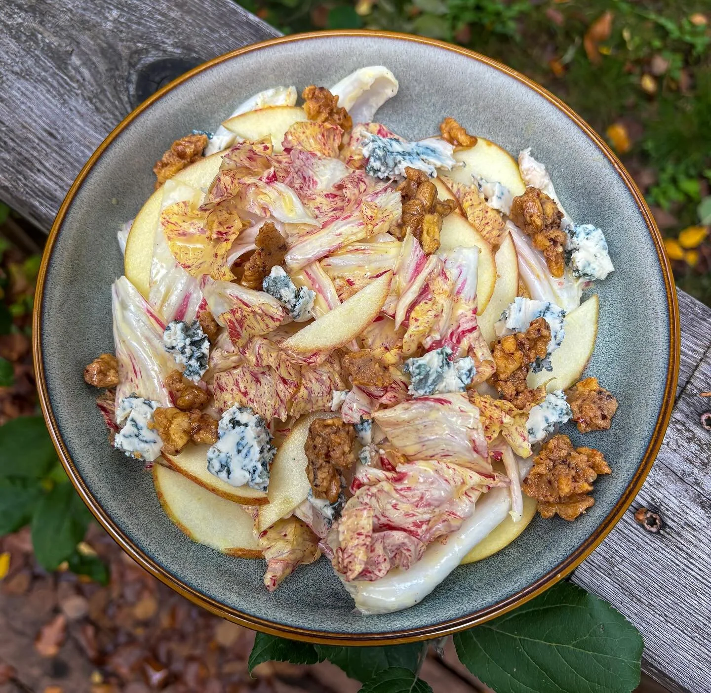 Lusia Radicchio, Candied Aleppo and Clove Walnuts, @kiyokawafamilyorchards 🍏, La Peral Bleu &amp; Dijon White Balsamic Vinaigrette

Always a treat to shop @rubinetteproduce @providorepdx