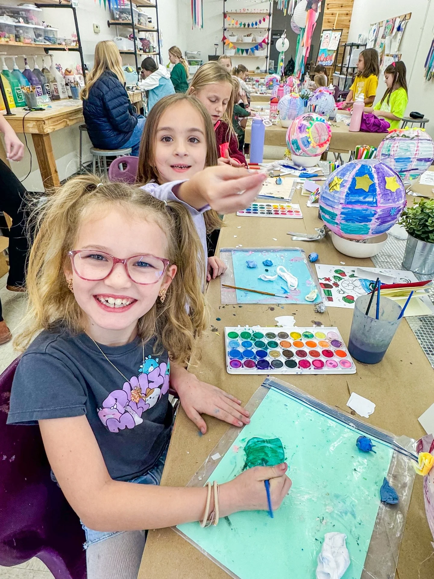 Moxie Art Kids are literally the BEST kids!!!

Today was day #2 of Thanksgiving Break art camps at Moxie and we crafted our hearts out!!

Happy Thanksgiving break friends! We are so grateful for you!!!! 🩷🎨✨