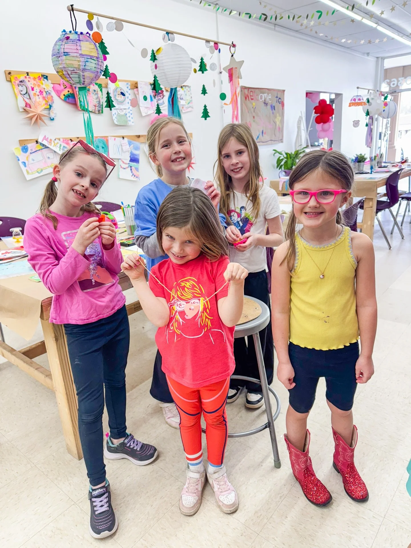 Tell me you&rsquo;re an art kid without telling me you&rsquo;re an art kid. 🎨🌈🩷