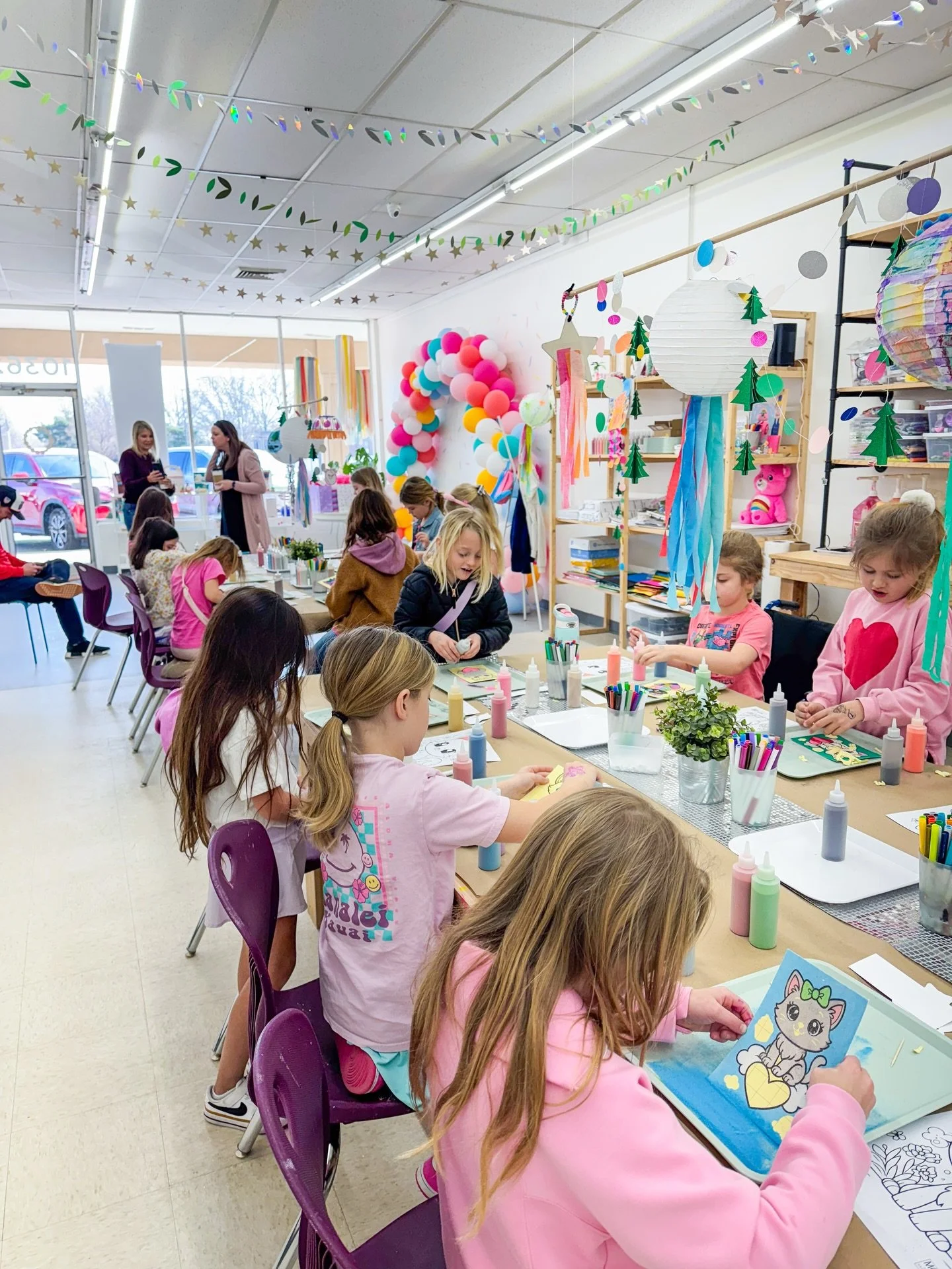 These are Moxie Art Kids doing their Moxie Art thing!!

What an incredible adventure watch this creative community grow!! This is party number 3 or 4 for these girls in only a few months!! 

You guys, what an incredible joy to get to know these kids 