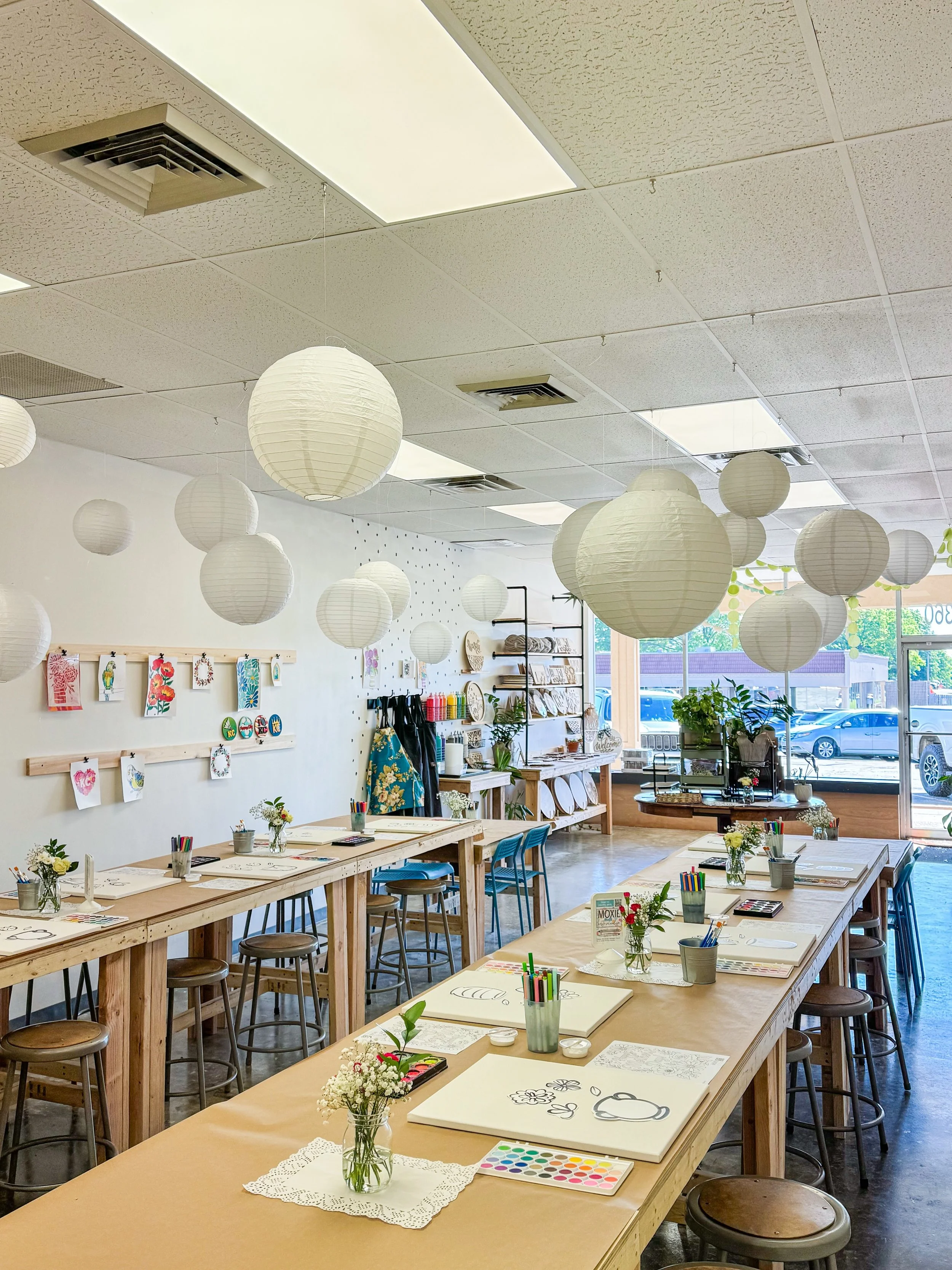 The cutest morning view 🩷🎨🌈

We love celebrations and today we get to celebrate the moms in our community!