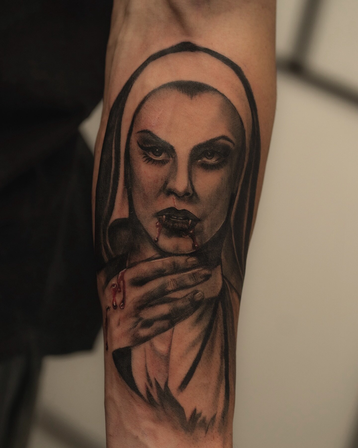 Vampire Nun by @wayan.tattooer 

Direct message him or email us to enquire

#vampire 
#vampiretattoo 
#blackandgrey
#realistictattoo 
#realismtattoo