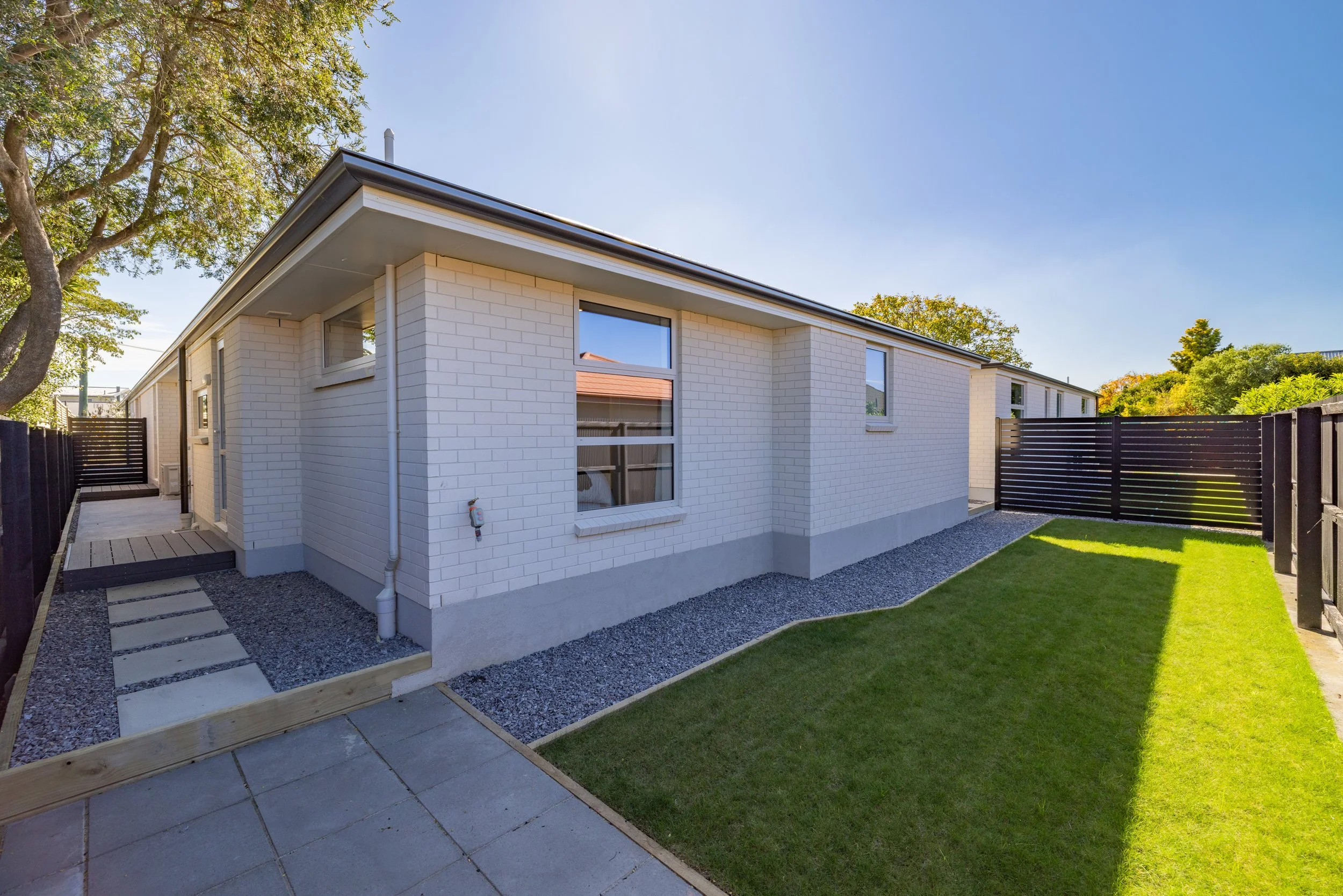 Affordable landscaping ideas, ready lawn, Easy Assembled Horizontal Powder Coated Residential Garden Modern Aluminum Slat Fence