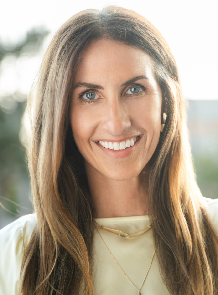 Dina Karvounides clinical psychologist, consultant and clinical educator at Beyond Consulting, psychedelic medicine, psilocybin therapy, ketamine therapy integrative health, and women's care.