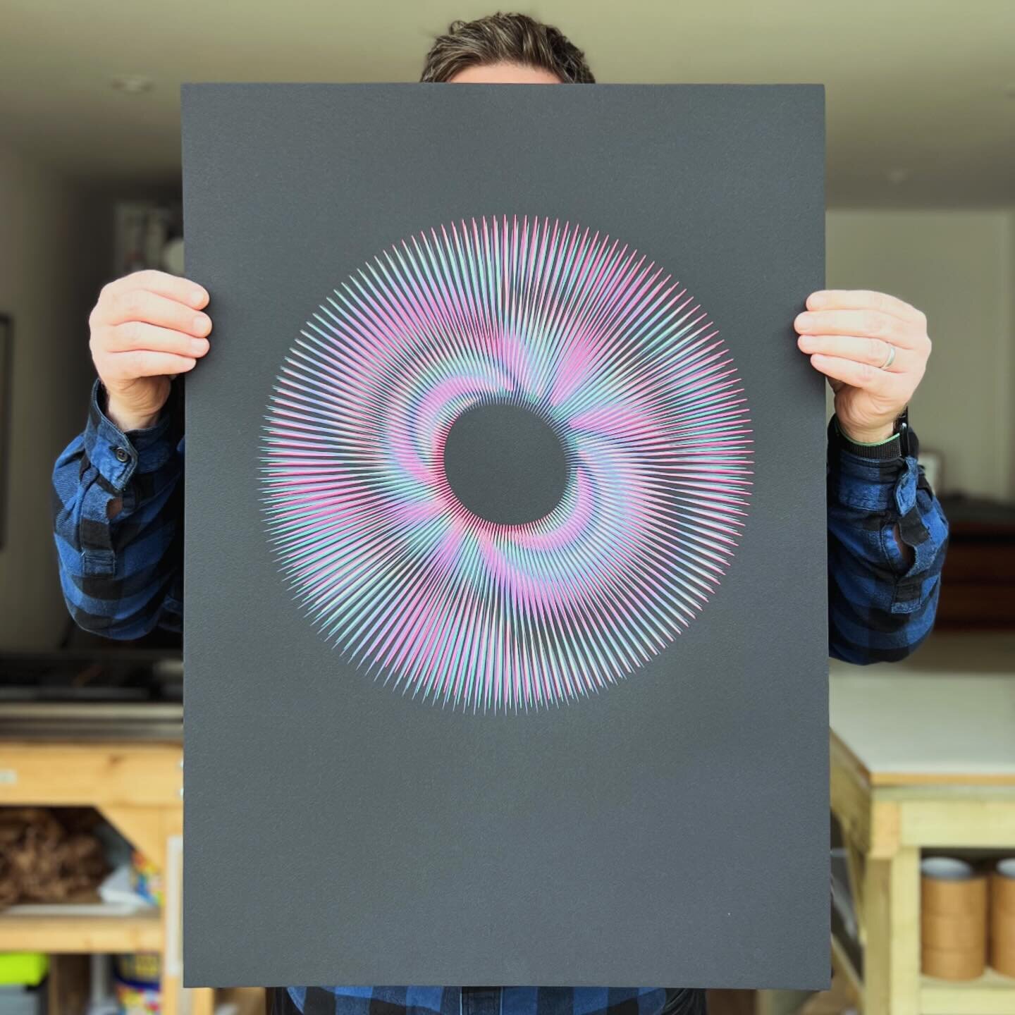 New print available to buy from my website 💥
&ldquo;Woozy&rdquo;
Moir&eacute; pattern effect hand-pulled screenprint
&pound;150 + &pound;5.99 p&amp;p
50 x 70 cm
Very limited edition of 20
3 colour layers
Printed on 250gsm Velin Cuve BK Rives Noir
Nu