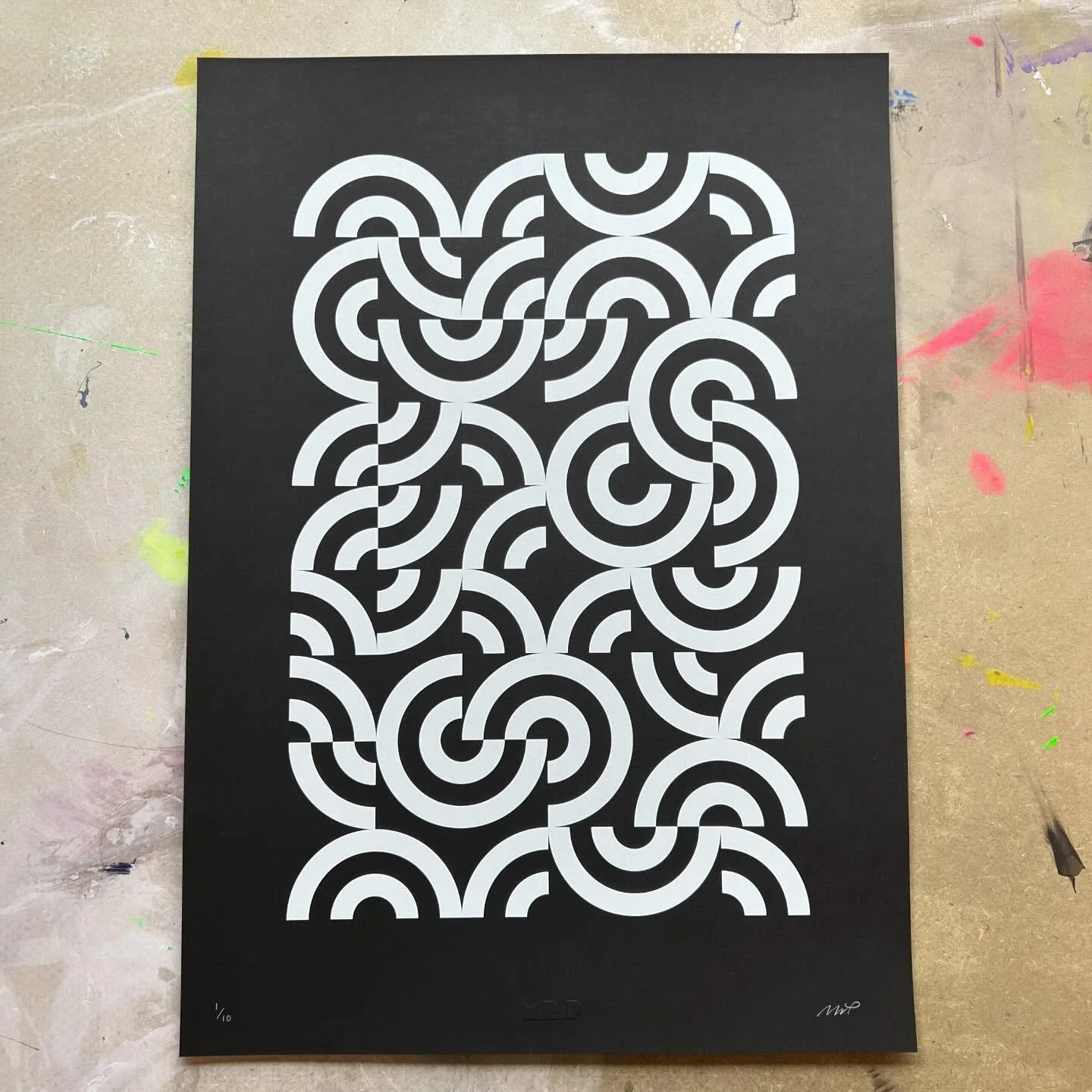 For lovers of 🖤 &amp; 🤍

&lsquo;Hoopla&rsquo; - designed and hand printed by me, Mr. P

&bull; Very limited edition of 10 screen prints
&bull; 50 x 70cm
&bull; Printed on heavyweight 350gsm Pur Coton White and Black
&bull; Signed, numbered and embo