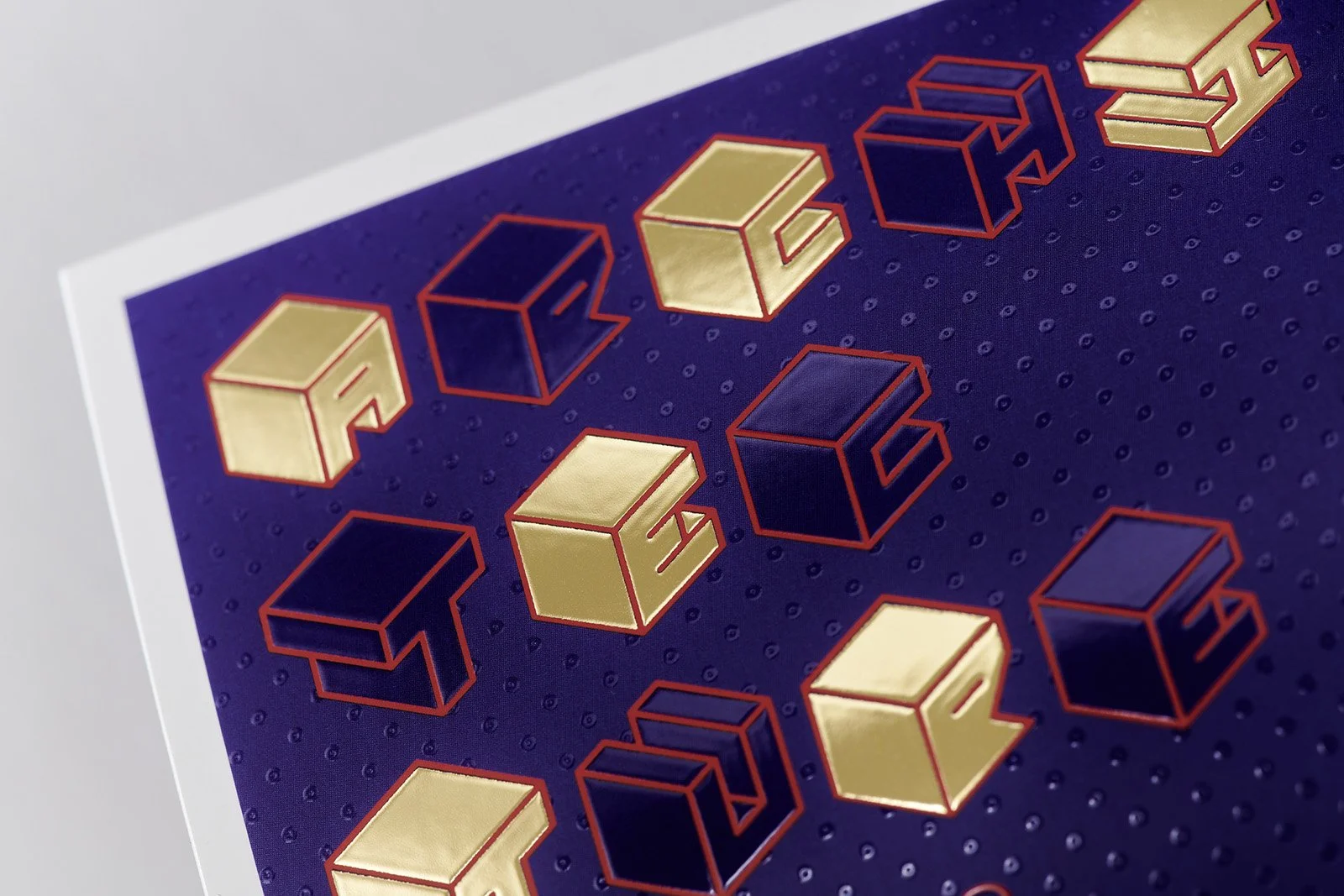 Detailbild mit digitaler Metallisierung in Gold und digital gedrucktem Relieflack