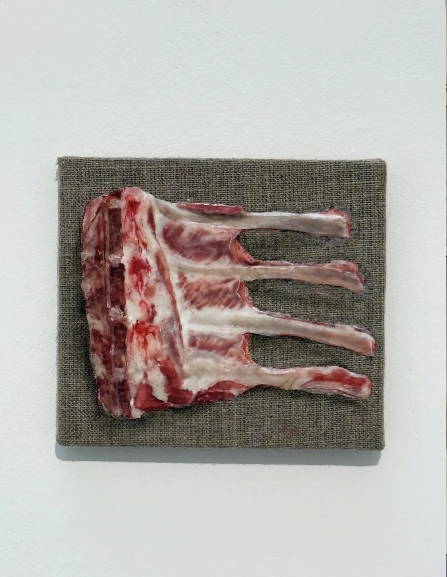 Ribs, encaustic on linen, 11 x 15,4 cm by  @hel_appel. DM to feature your work✉️
.
.
.
.
.
.
#contemporaryart #contemporarypainting #featuredartist