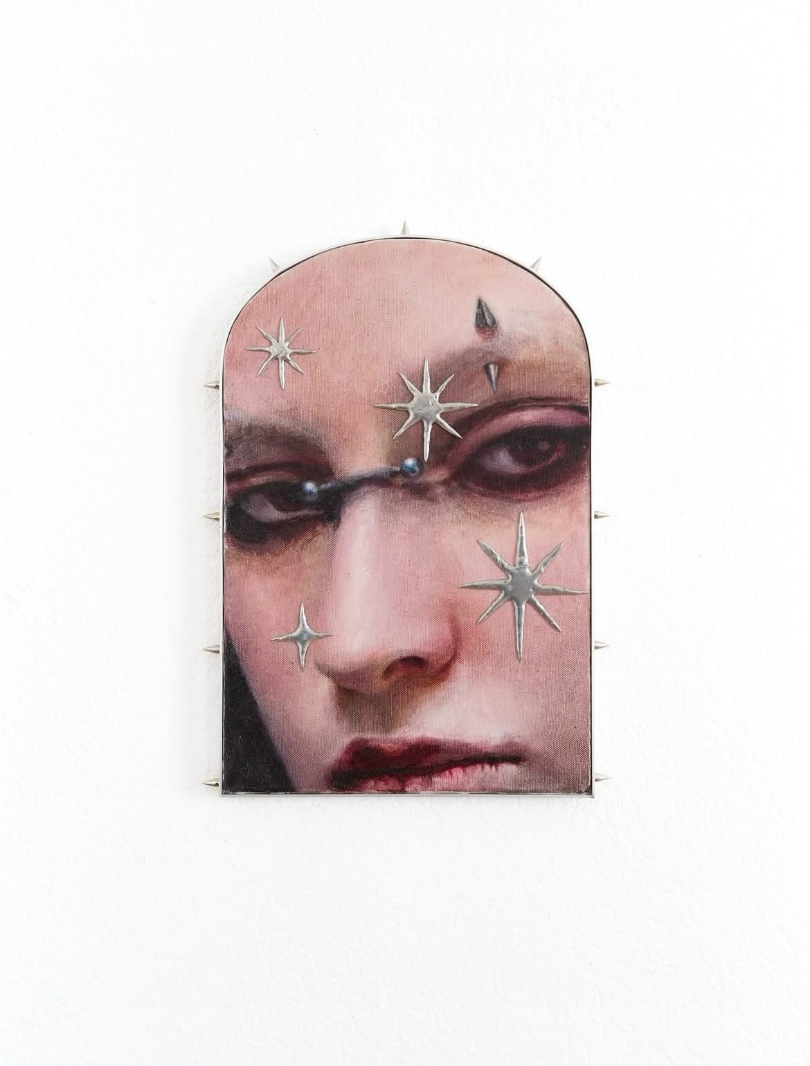 &laquo;&nbsp;Cold star&nbsp;&raquo;, 2025
40x28cm, oil on canvas, metal by @maria_katyanova 
.
.
.
.
.
.
.
.
.
#painting #figurativepainting #contemporarypainting #featuredart #artfeature