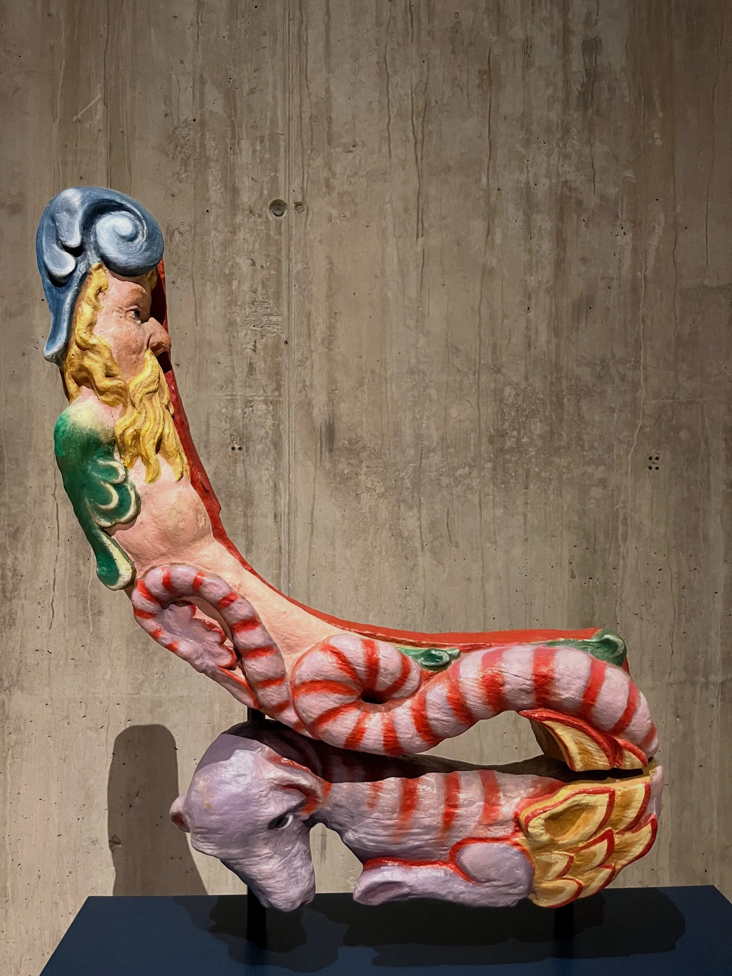 We were invited to visit Vasa Museum @vasamuseet and chose to look at it through the lens of sculpture - and there are nearly 700 individual carvings wrapping the hull! It is like an open-air gallery of Baroque art that just happens to be floating. U