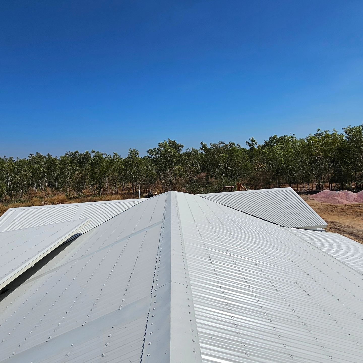 Rural living at its finest 👌 🔥

This beautiful home was a pleasure to be a part of. We take pride in our work and always try to exceed our clients' expectations. 

Get in contact with us for your next home build. We can take care of all the roofing