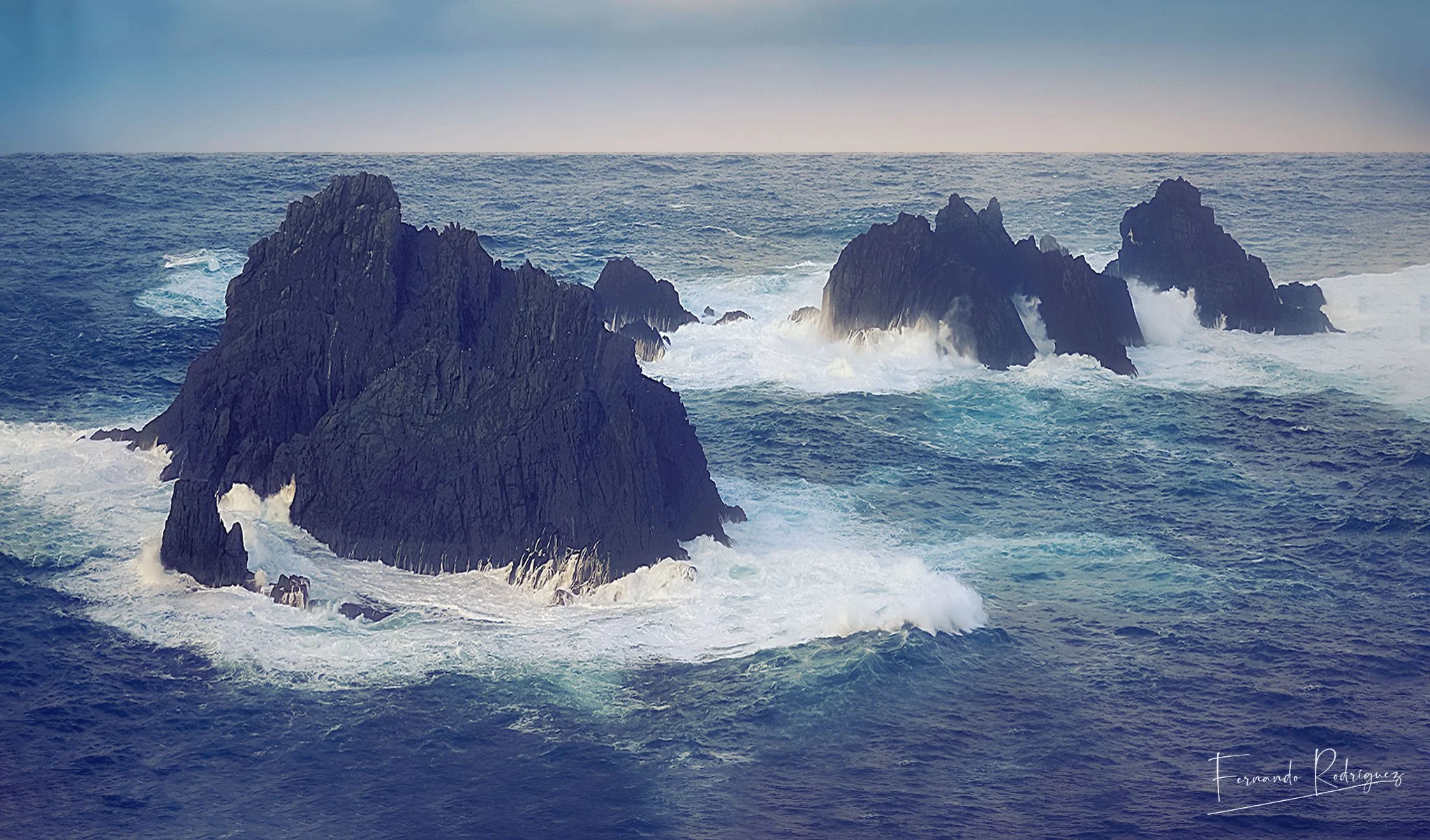 Vista de Os Tres Aguillóns, el Cabo Ortegal, Geoparque Cabo Ortegal, Galicia, España