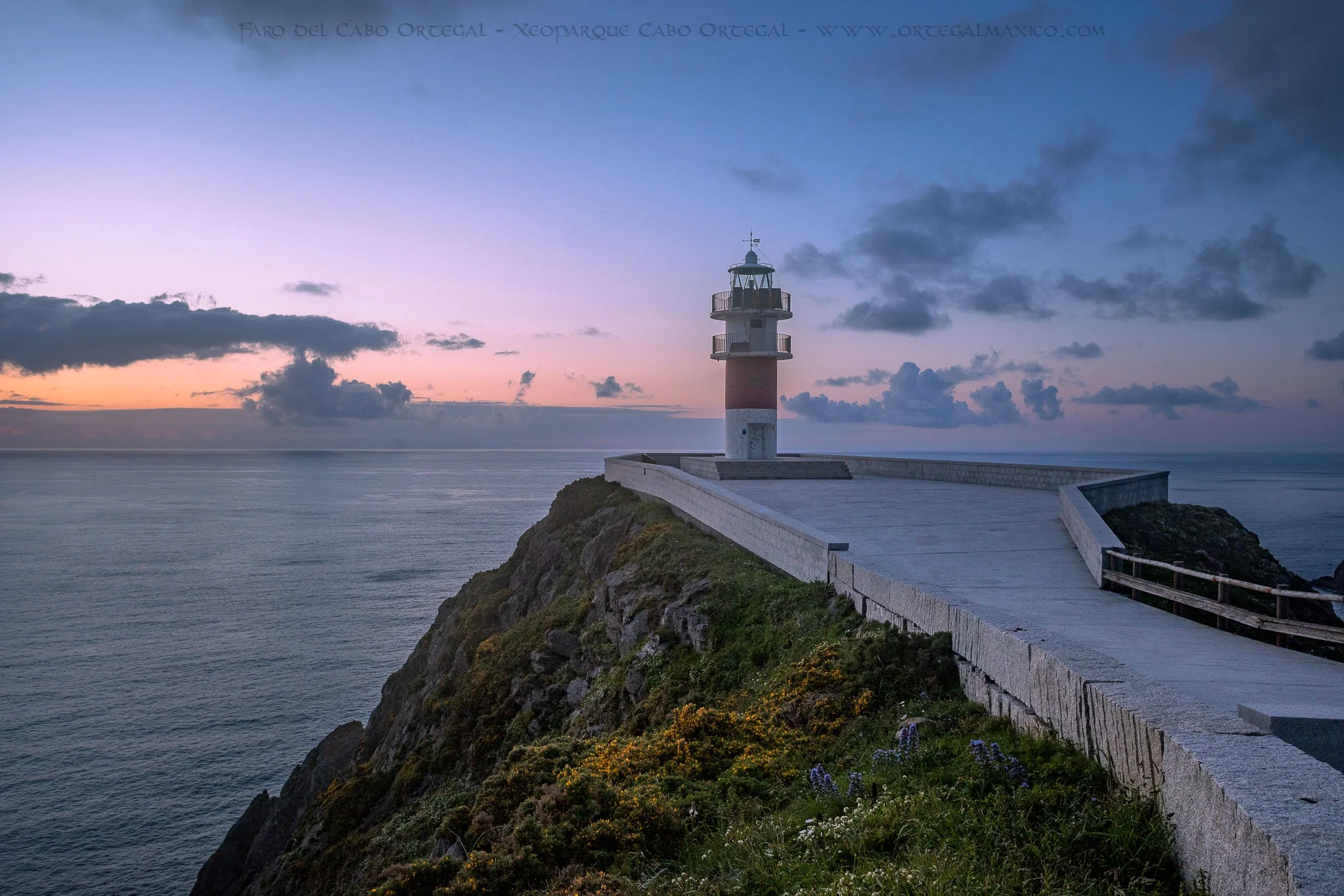 Atardecer en el Faro del Cabo Ortegal, Geoparque Cabo Ortegal, Galicia, España