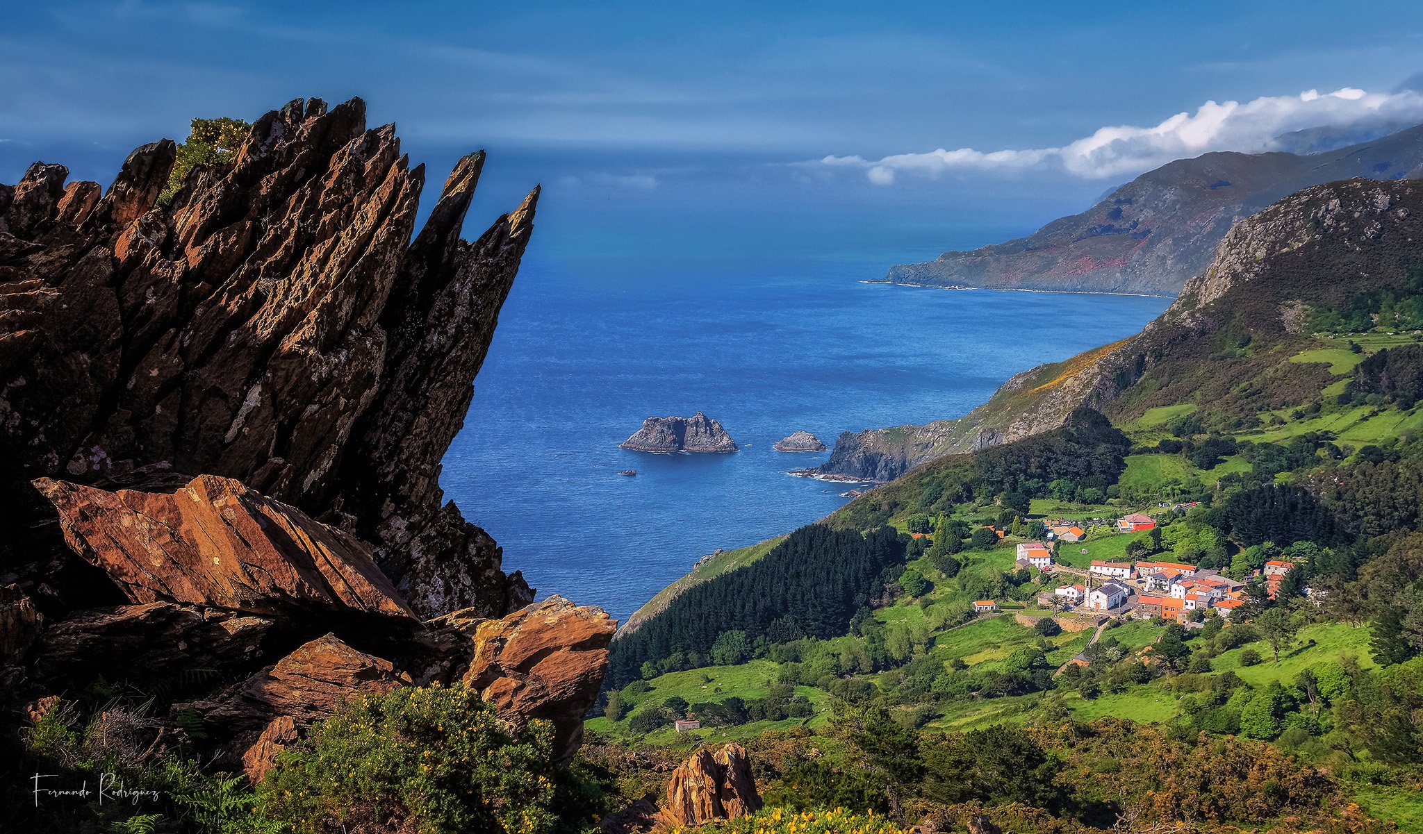Vista de San Andrés de Teixido, Geoparque Cabo Ortegal, Galicia