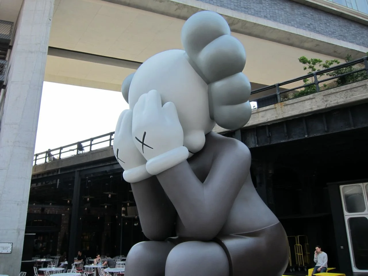 kaws 2.jpg