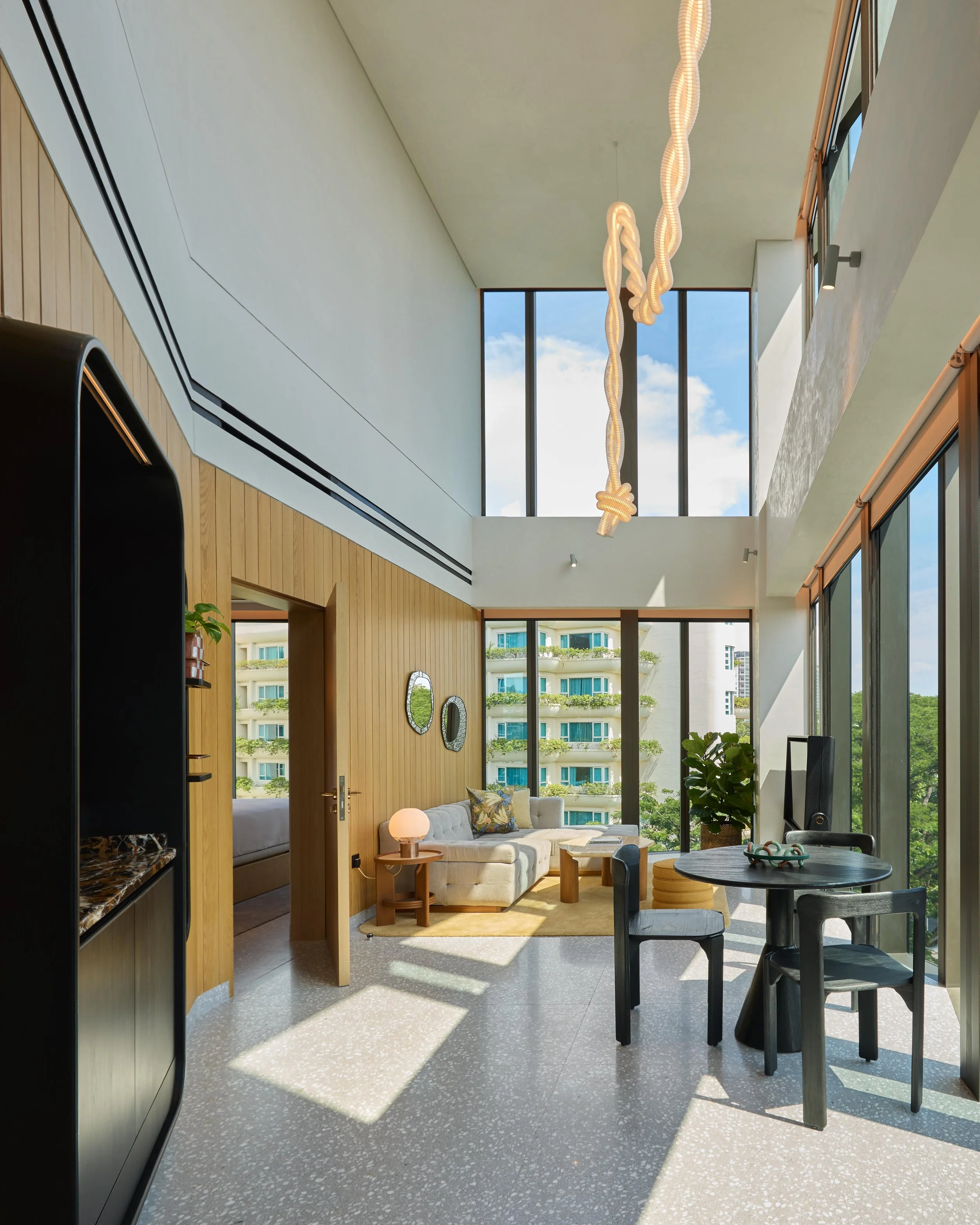 STSG_2025_PuriTiyapongpitak_StandardSuite_501_1_Webres.jpg