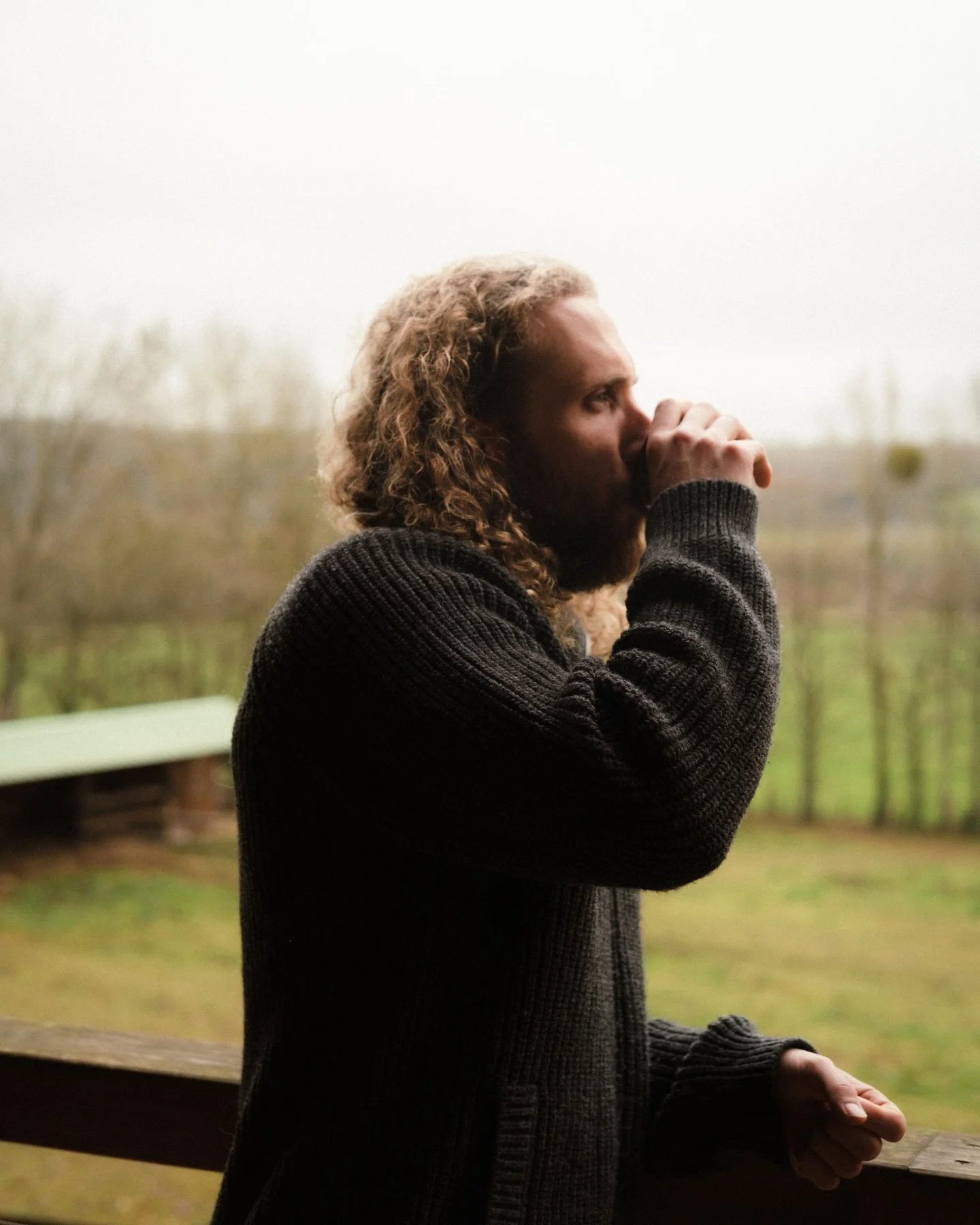 R&eacute;veil au milieu de la for&ecirc;t chez @nuitperchees - tout oublier pour se plonger dans ce vert, r&eacute;confortant. 

Tomber en amour - une nouvelle fois - pour le Perche, et se dire qu&rsquo;on donnerait tout pour cette vie l&agrave;. Le 