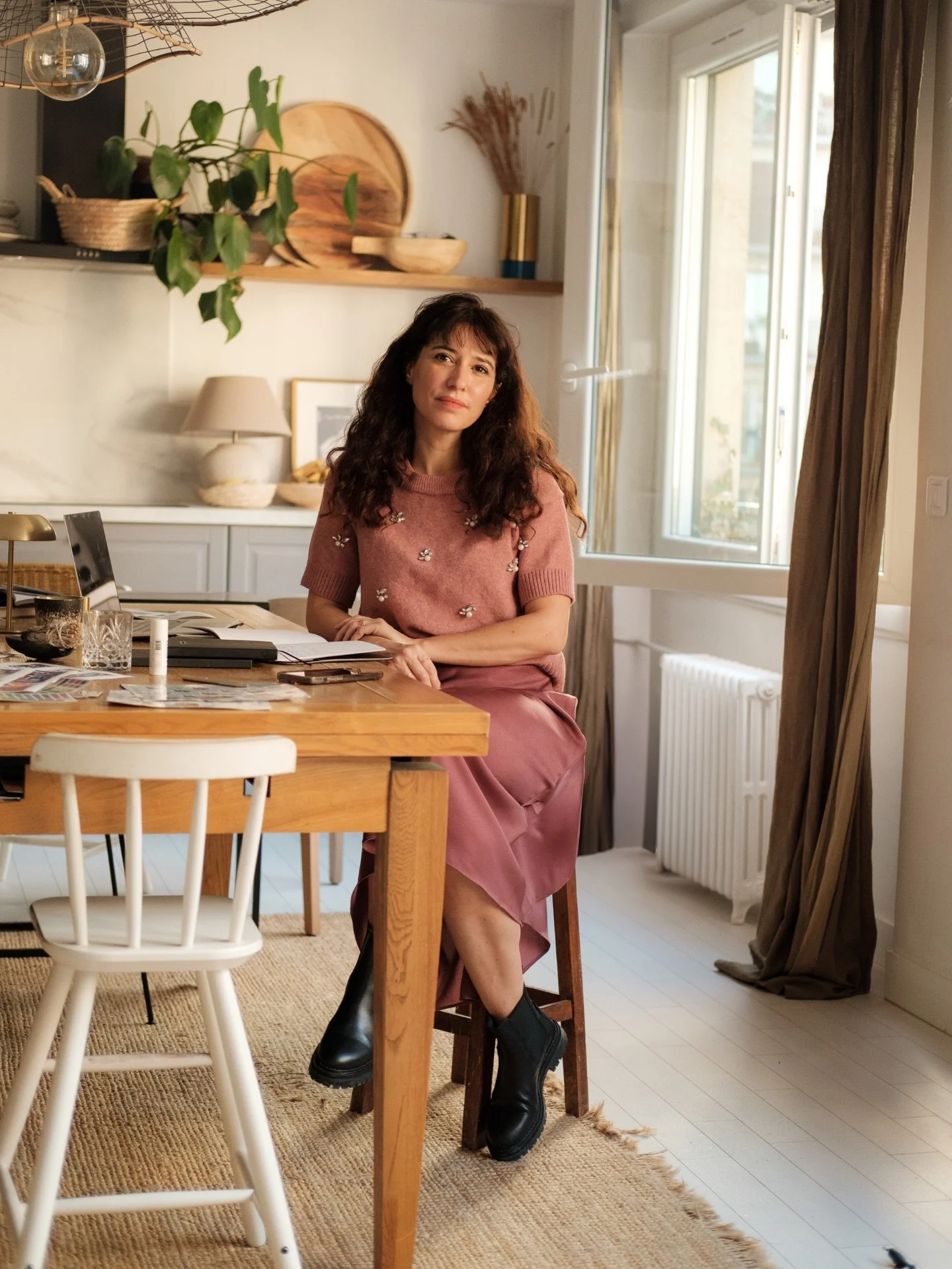 &Agrave; Paris, dans le processus cr&eacute;atif de @perrine_bonafos pour @lesconfettis_ - sa revue ind&eacute;pendante qui met en lumi&egrave;re la diversit&eacute; des parcours f&eacute;minins, des r&ecirc;ves de petites filles devenues grandes, av