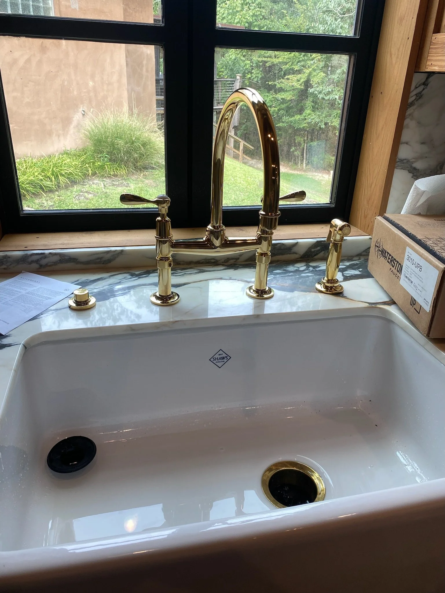 Sink fixture replacement and repair in Madison, Ridgeland and Jackson, MS