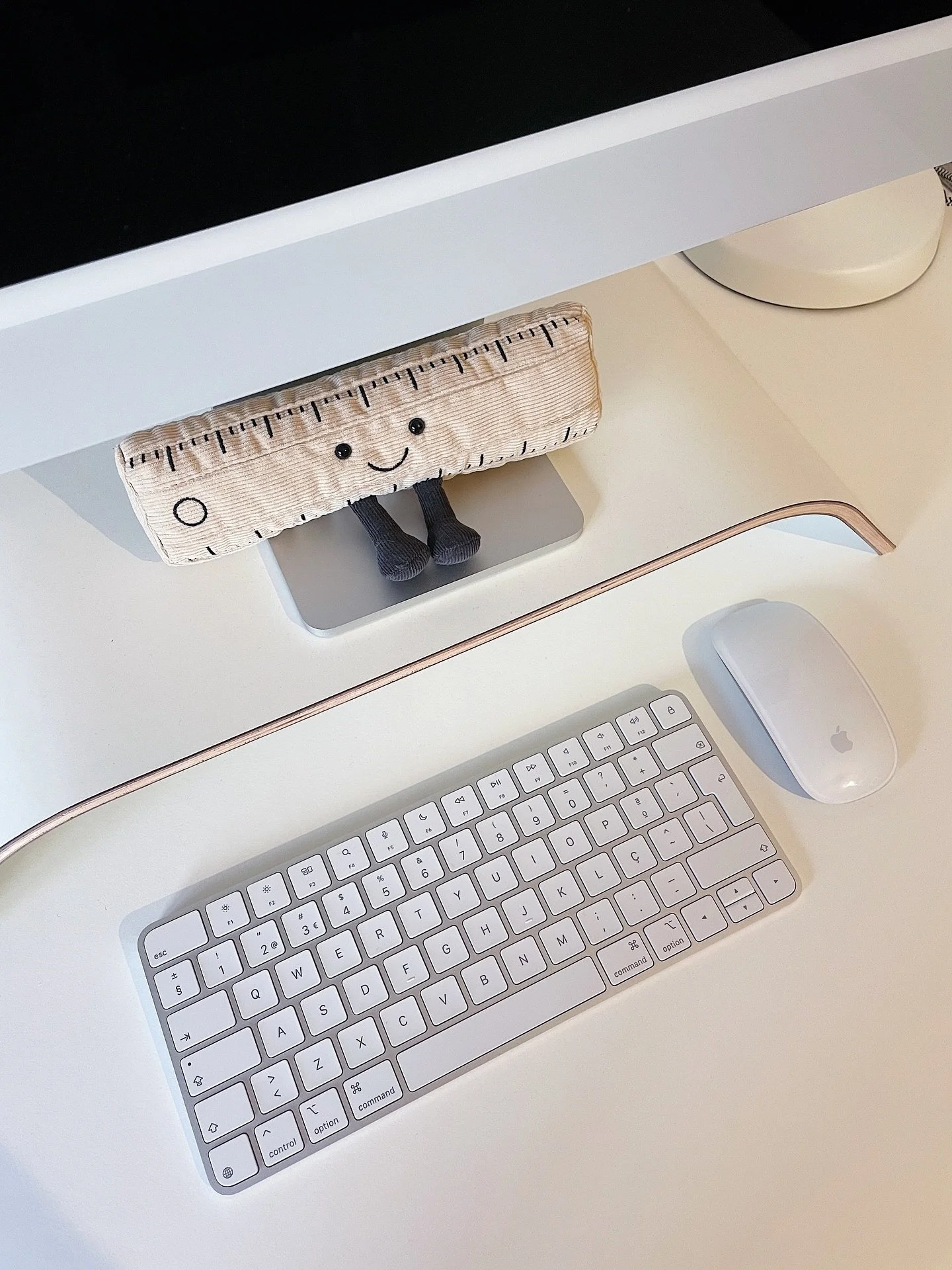 Vivo para todos os detalhes deste cantinho 🥹✨🪩💻