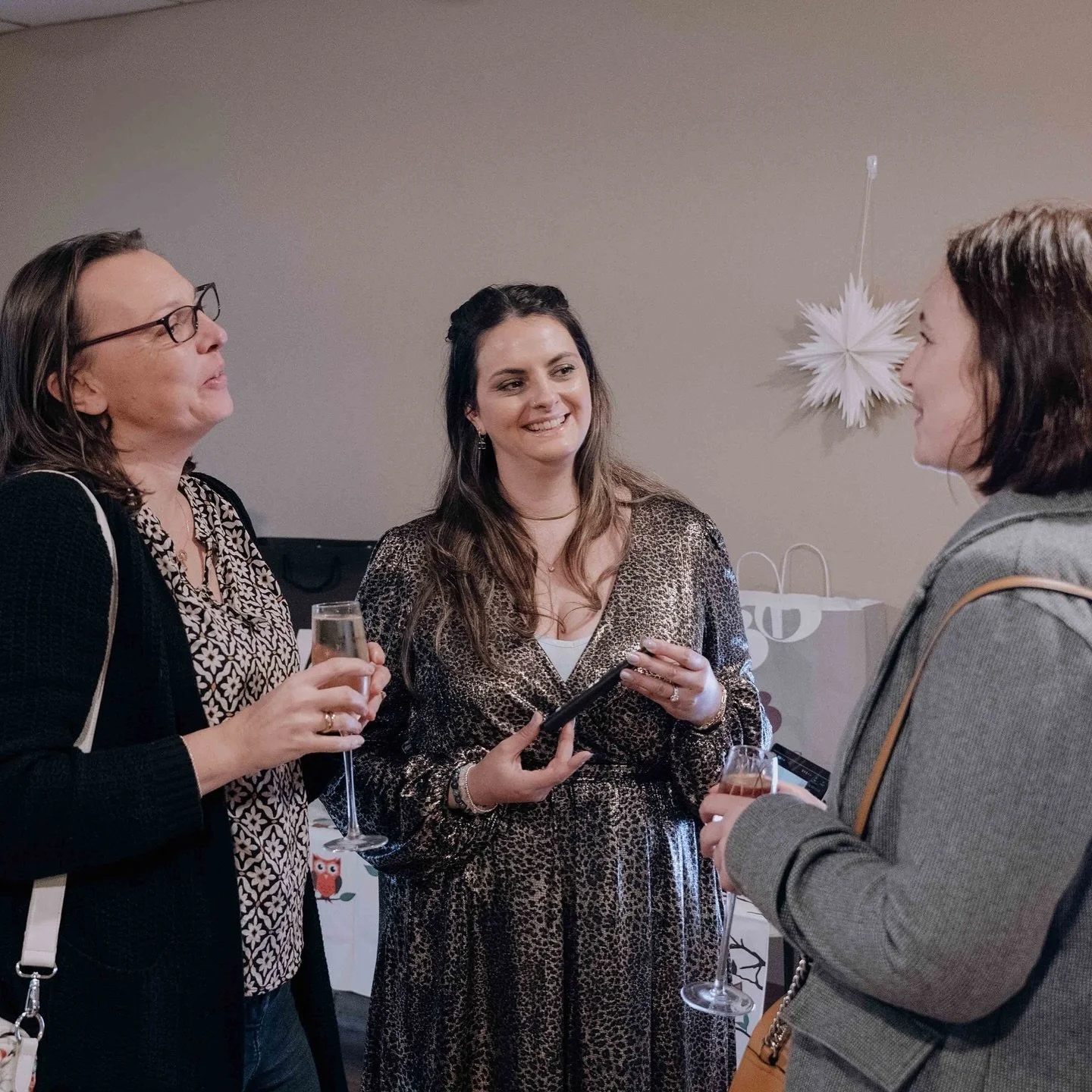 Had such a fun evening delivering &lsquo;Renew Your Style&rsquo; workshop on Saturday! 💕

Huge thank you to @togethernestbantry for inviting me, and for hosting this wonderful event!!

And huge thank you to @solaboutique , @thewebbboutique , @burkes